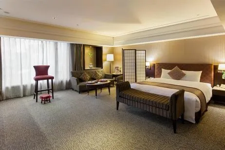 Bed in Grand Forward Hotel