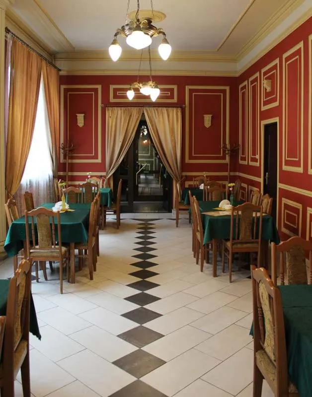 Restaurant/places to eat in Hotel Europejski