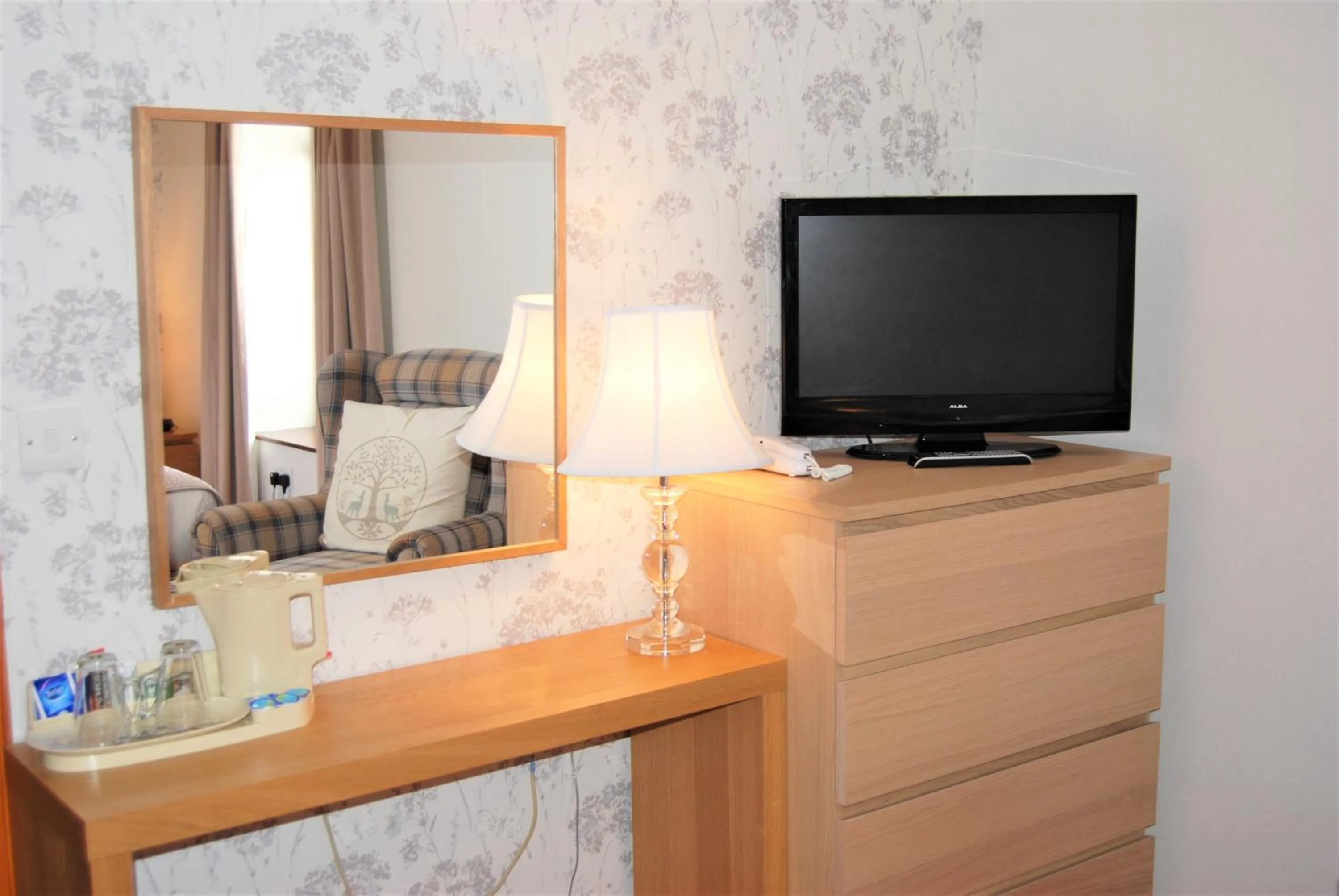 TV and multimedia in Kingswood Hotel