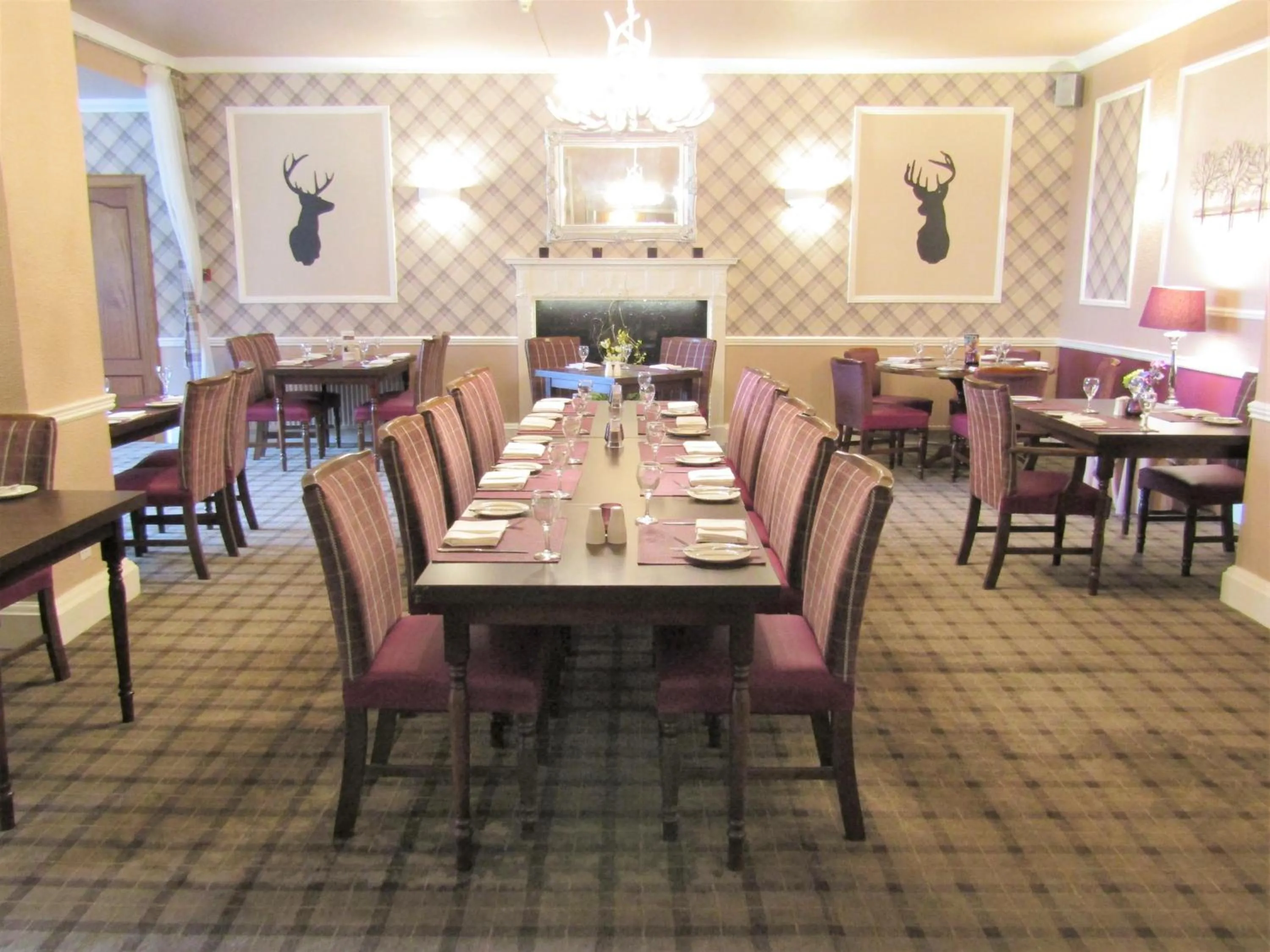 Restaurant/places to eat in Kingswood Hotel
