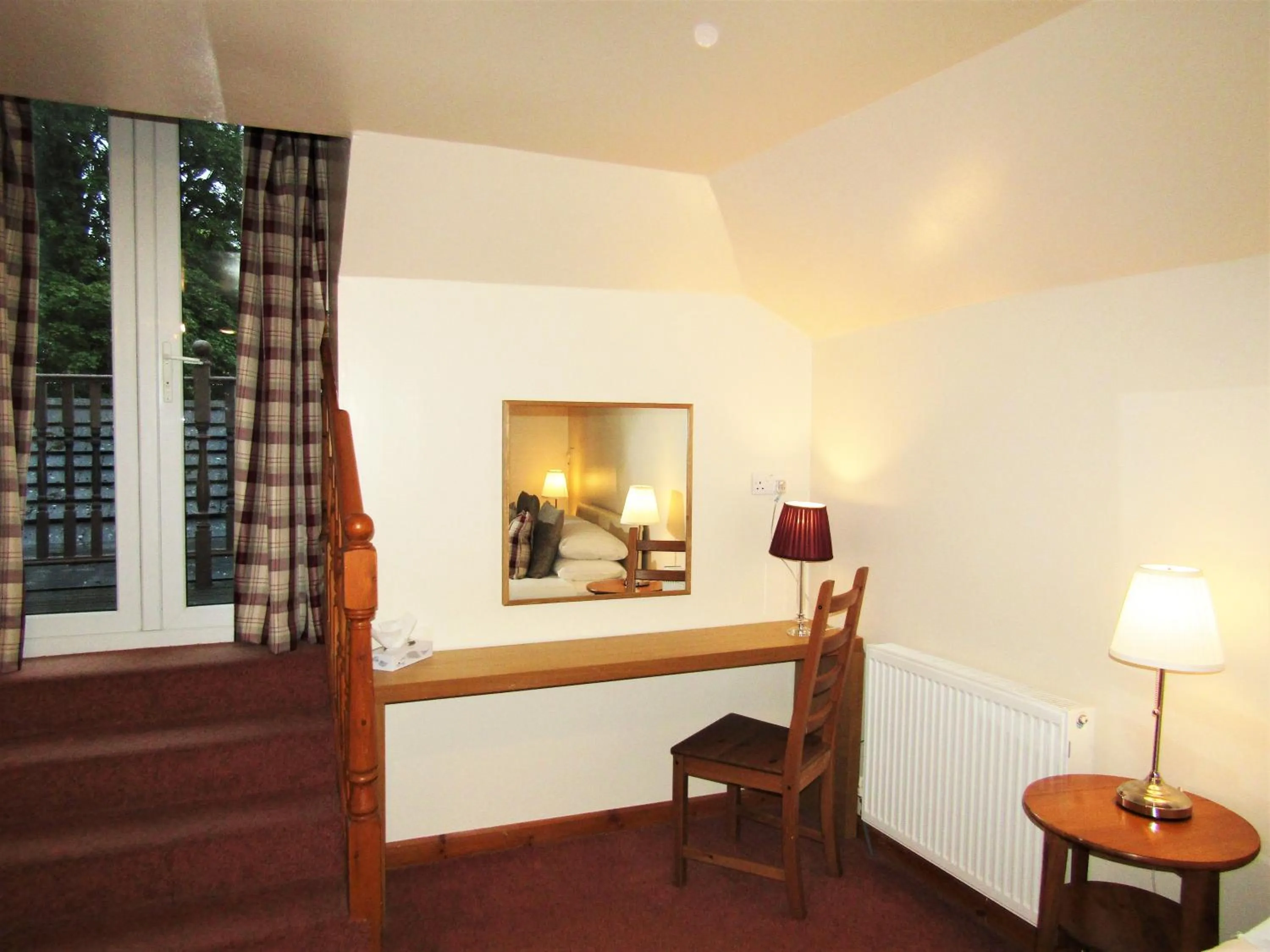 Seating area in Kingswood Hotel