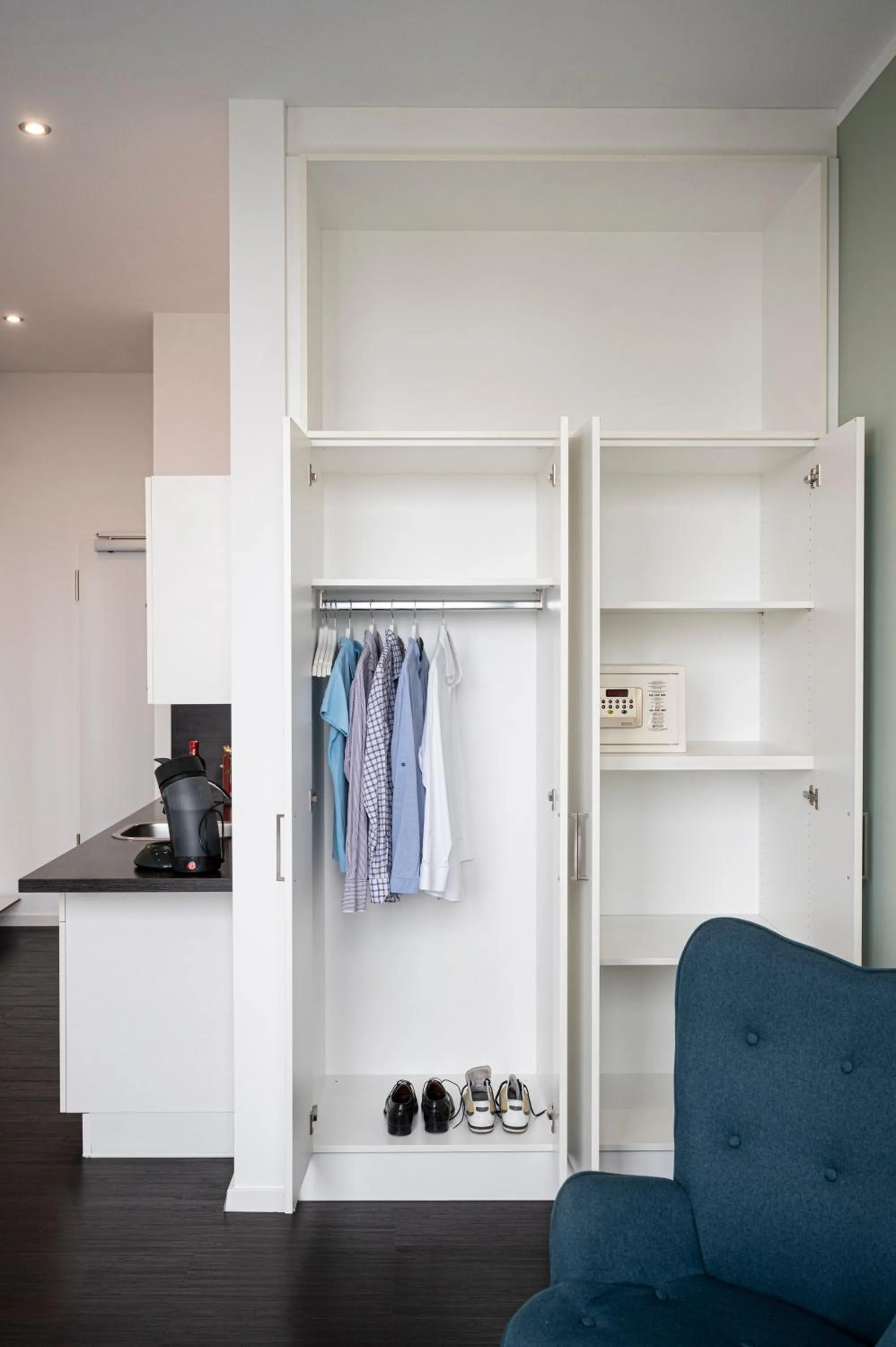 wardrobe in apartmenthaus international