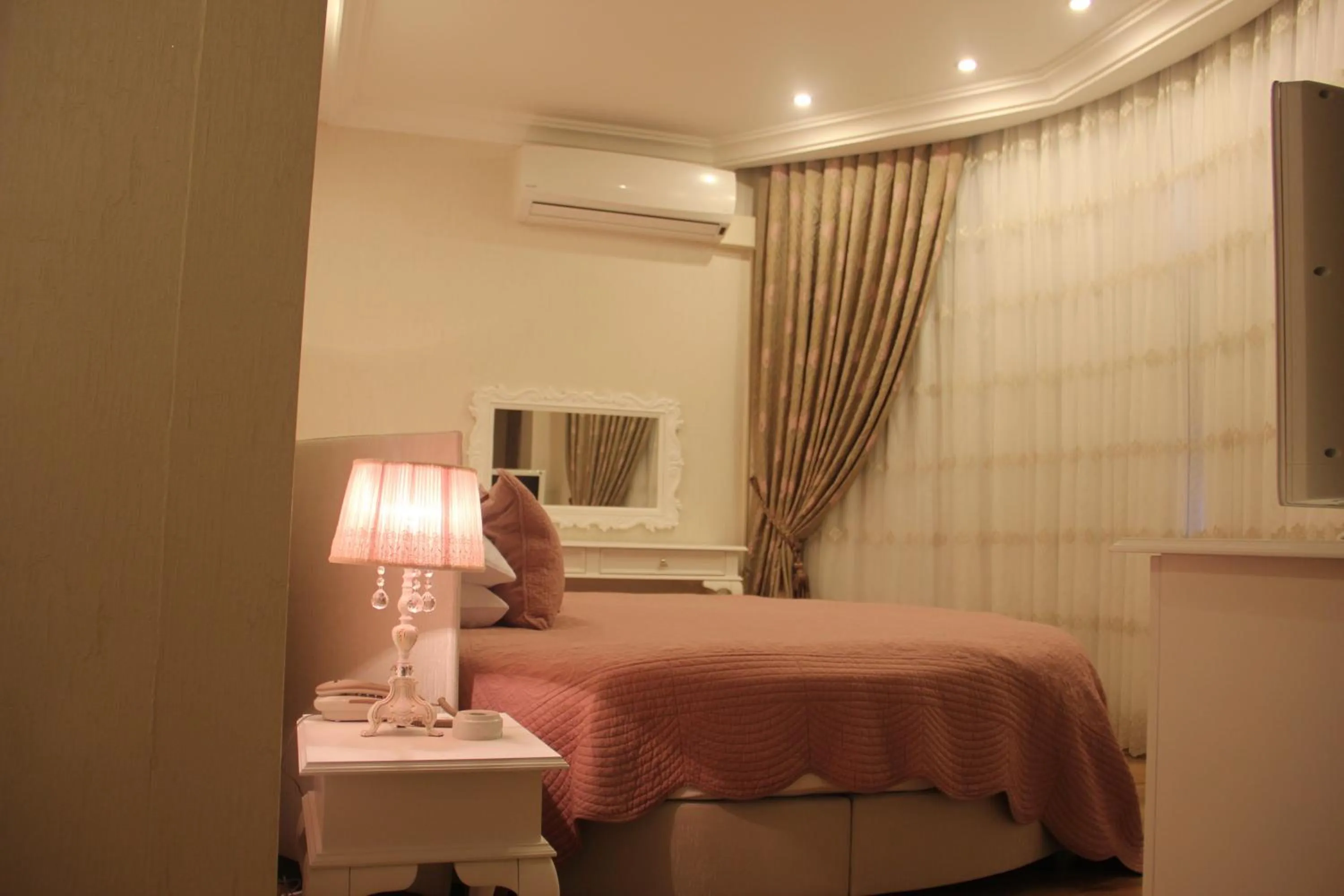 Photo of the whole room in Buyukada Princess Hotel