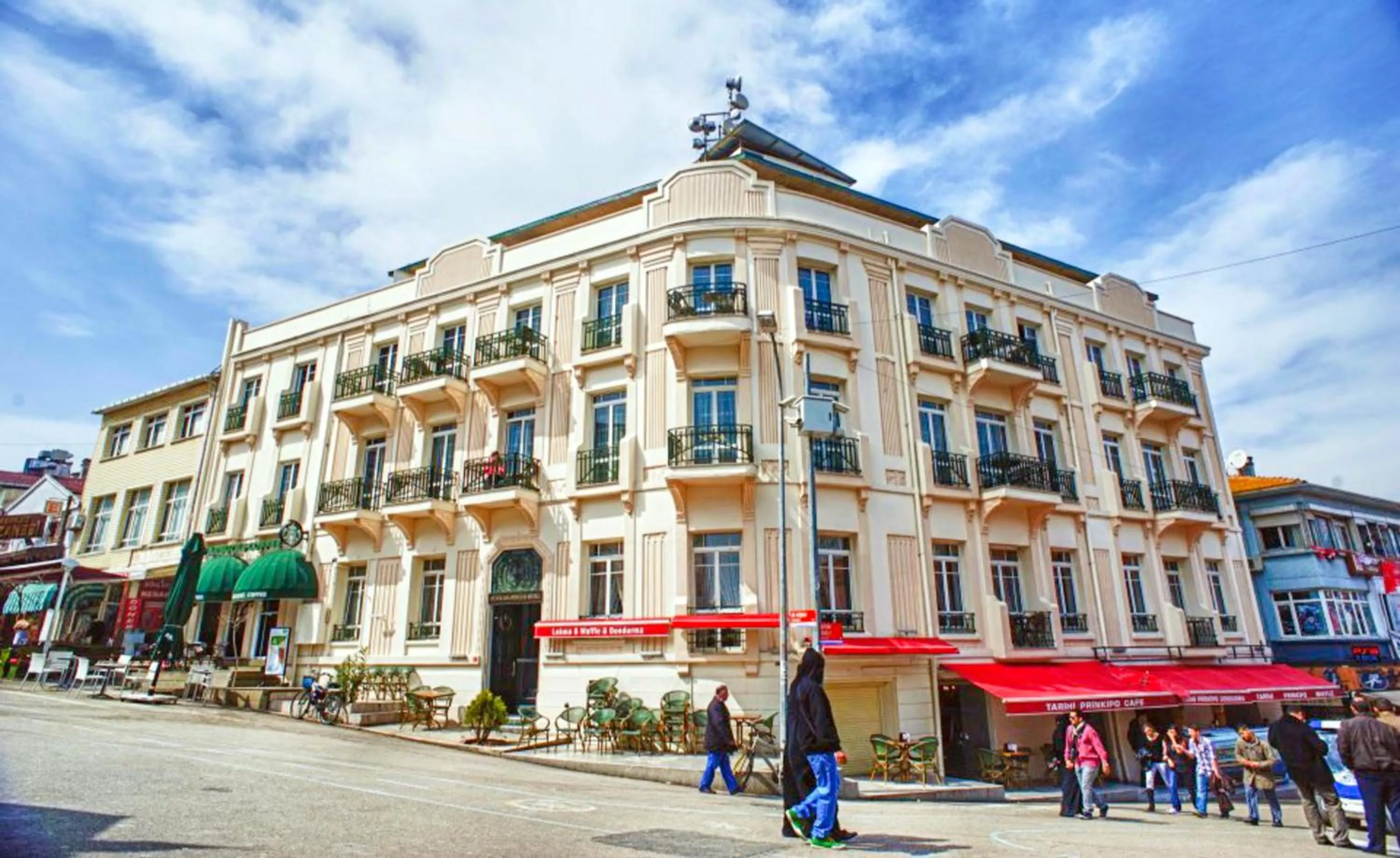 Facade/entrance in Buyukada Princess Hotel