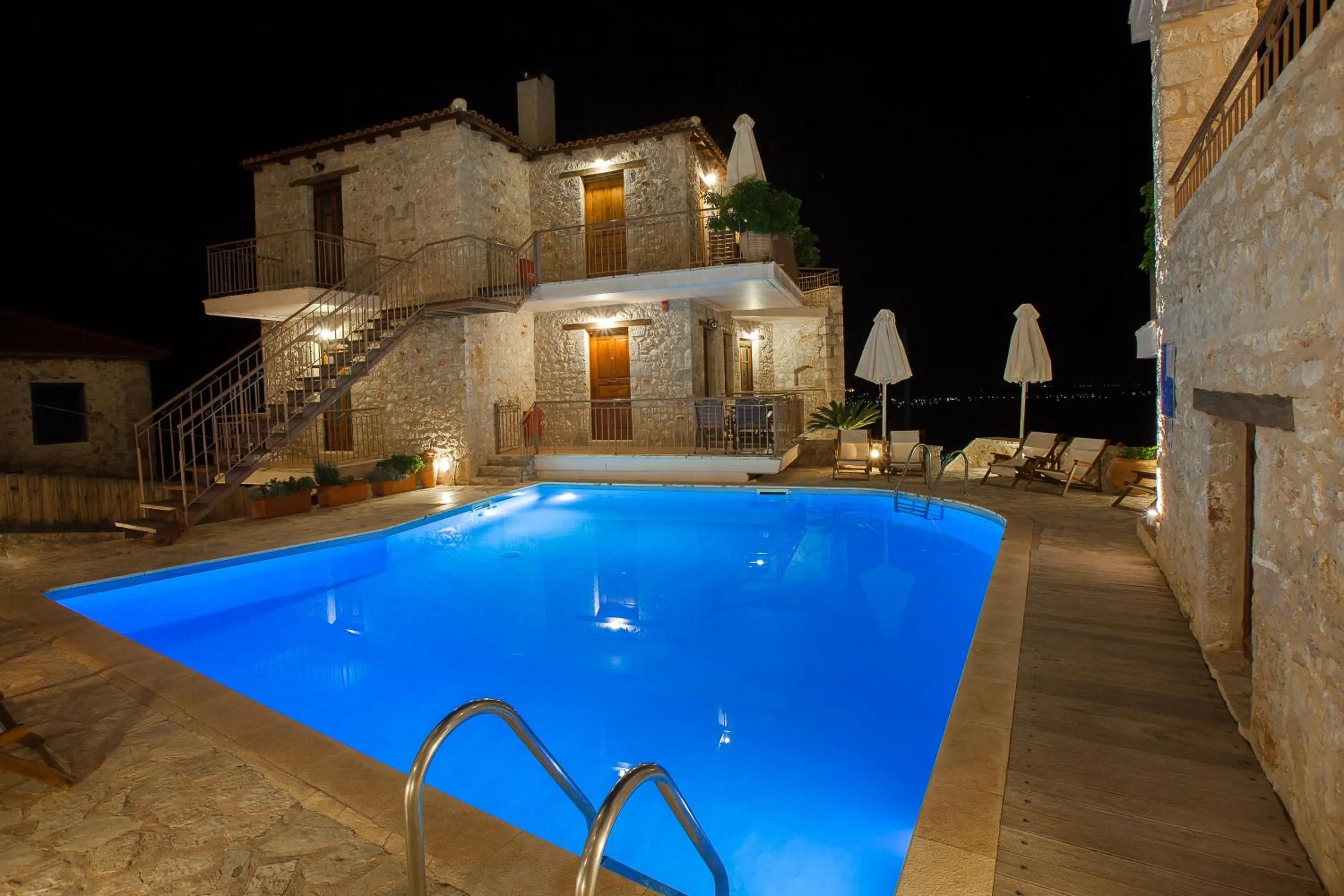 Property building in Anigraia