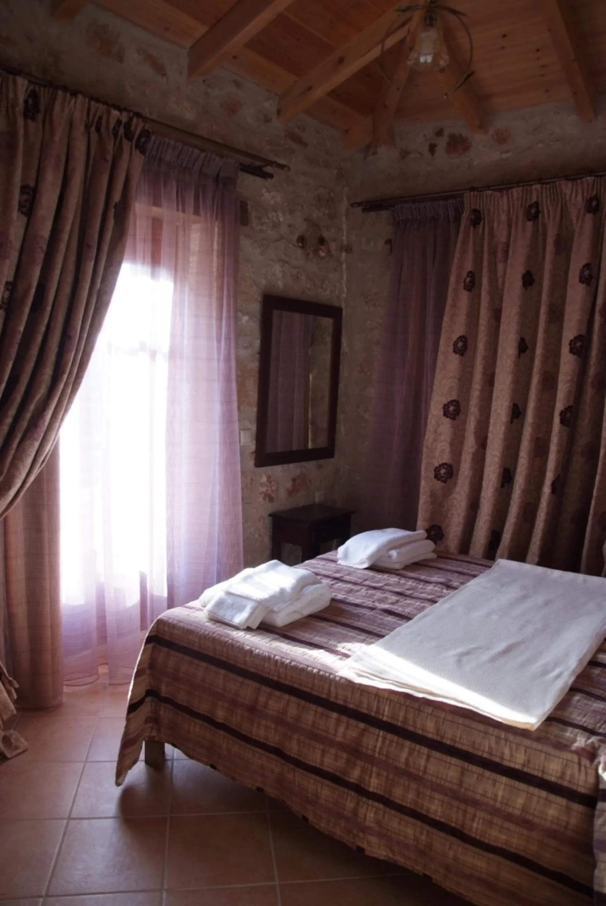 Bedroom, Bed in Anigraia