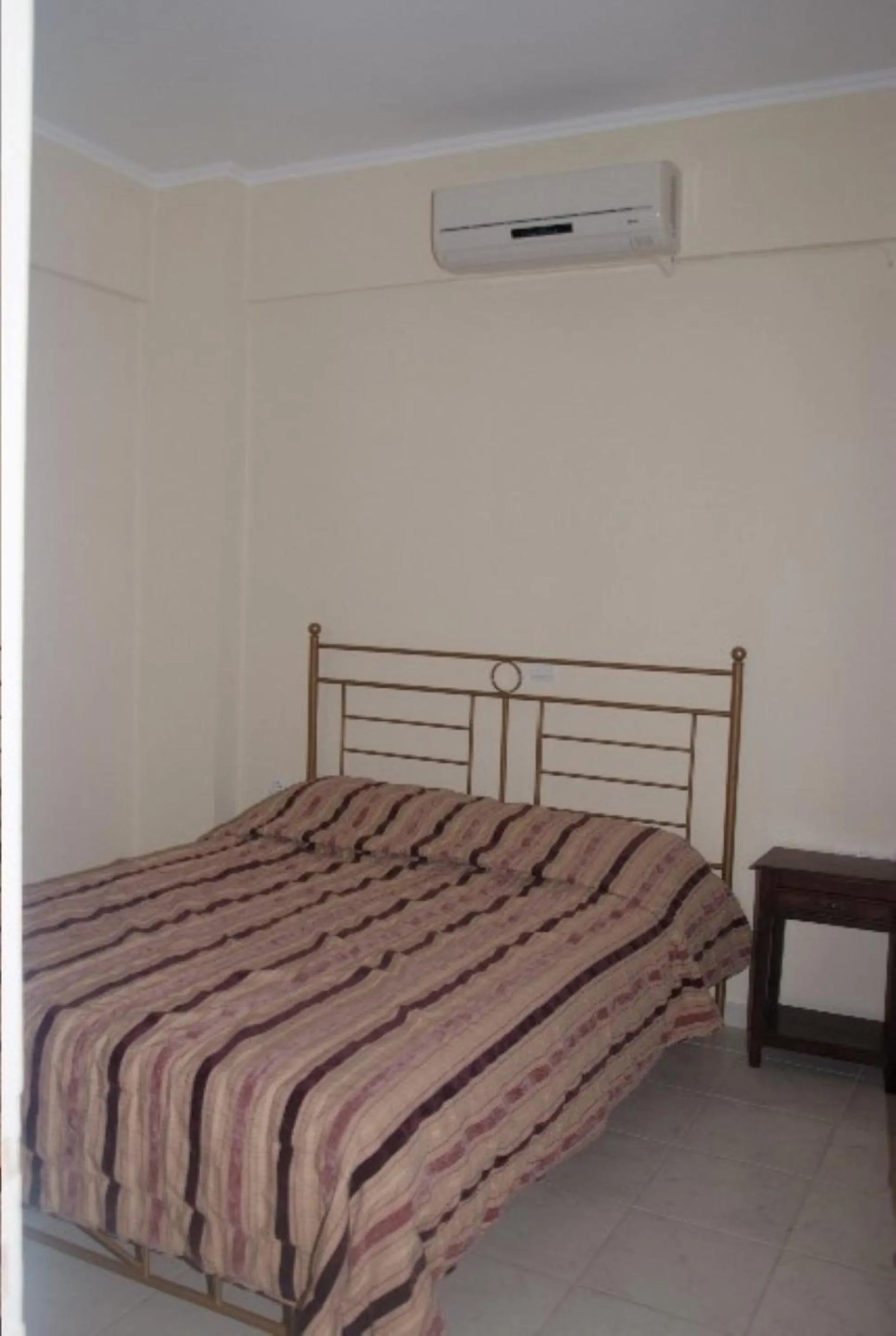 Bedroom, Bed in Anigraia