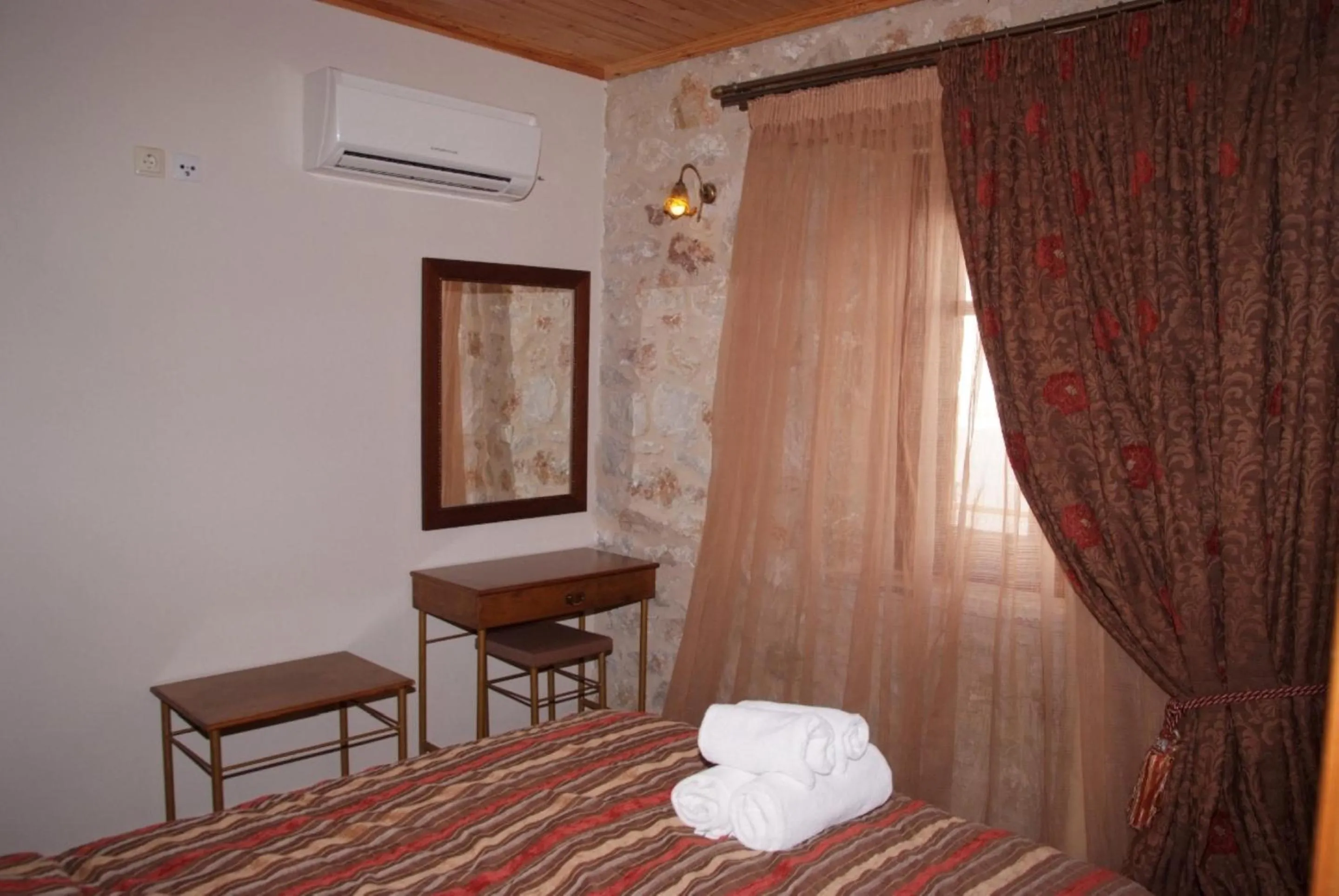 Bedroom, Bed in Anigraia