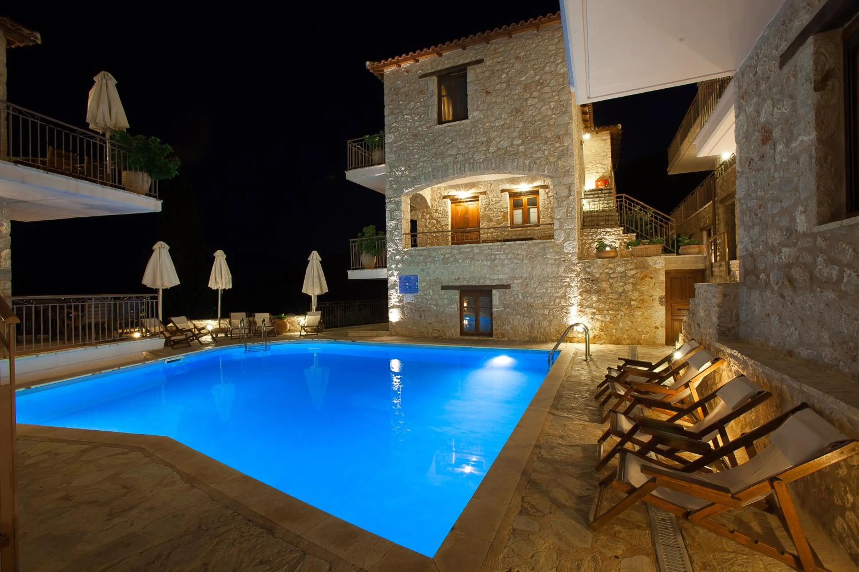 Property building in Anigraia