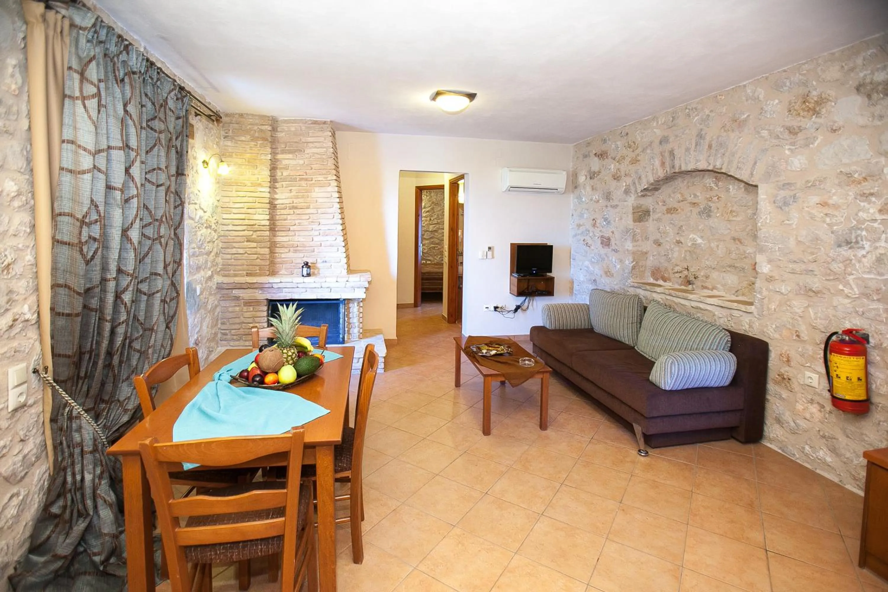 Seating area in Anigraia