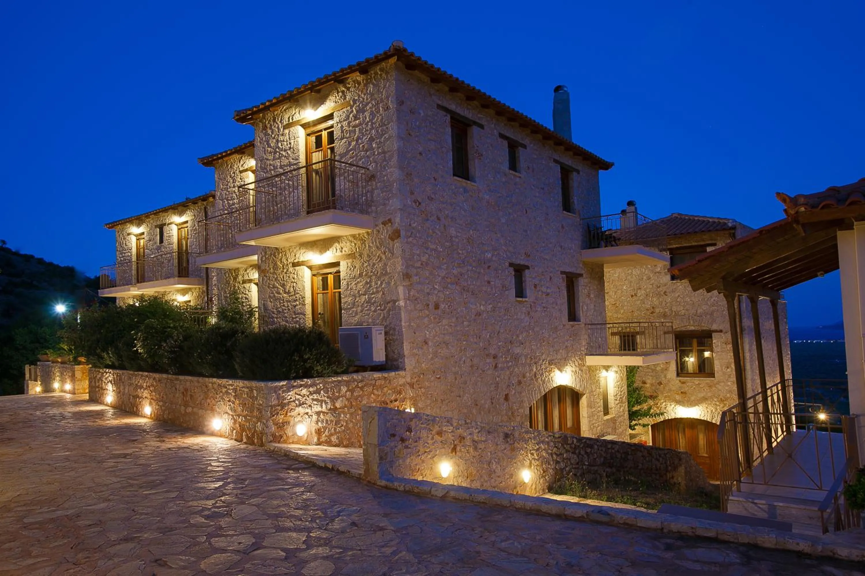 Property building in Anigraia