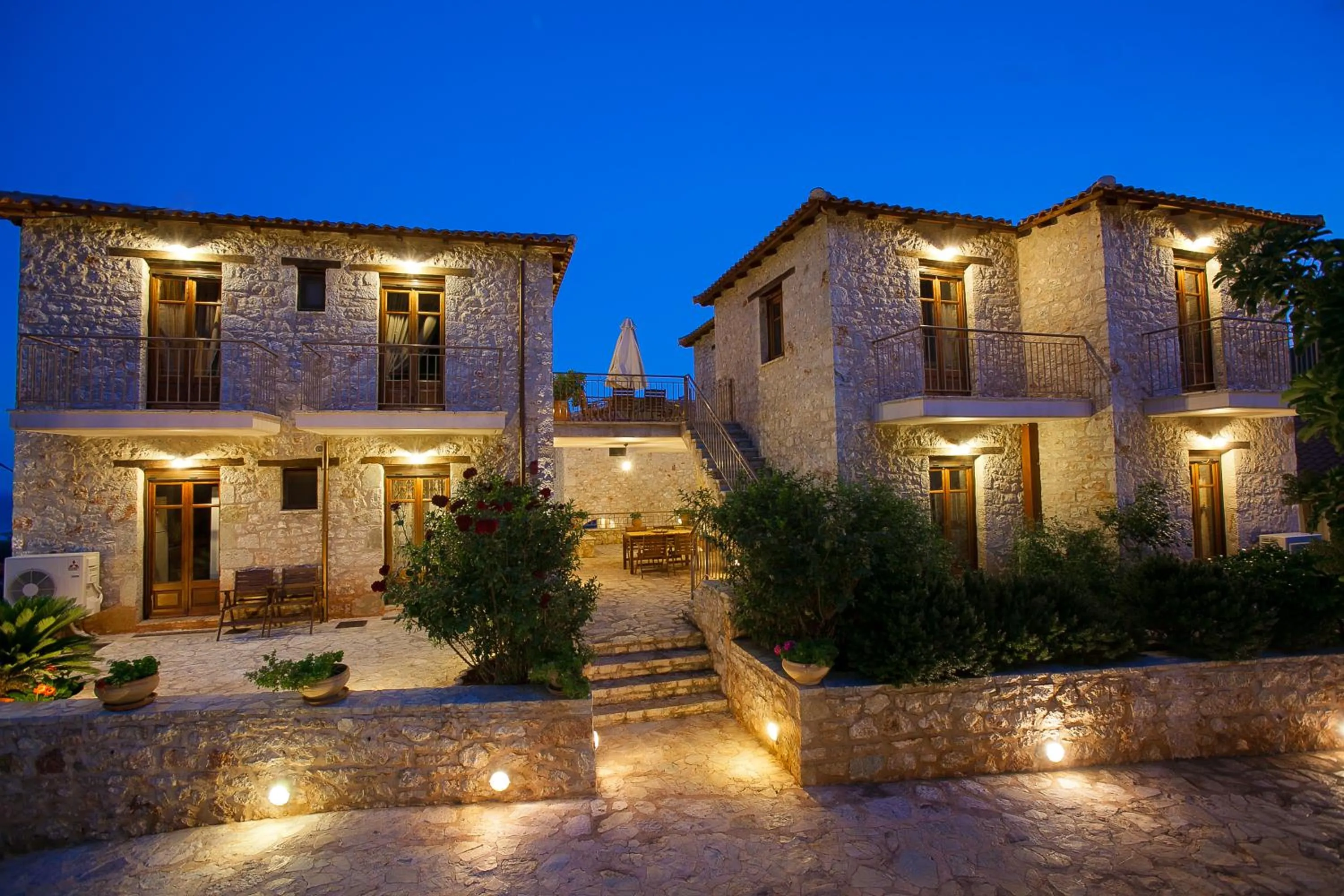 Facade/entrance in Anigraia