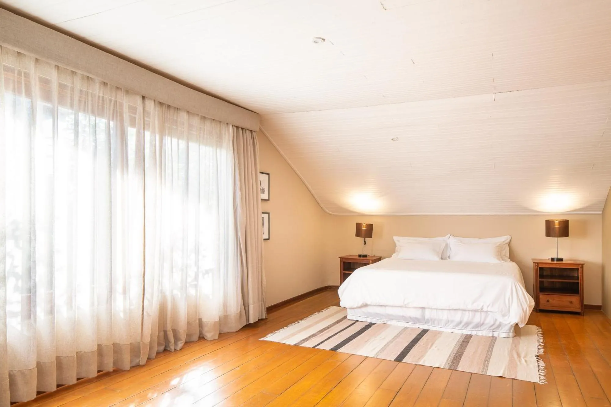 Photo of the whole room, Bed in Pousada Maya