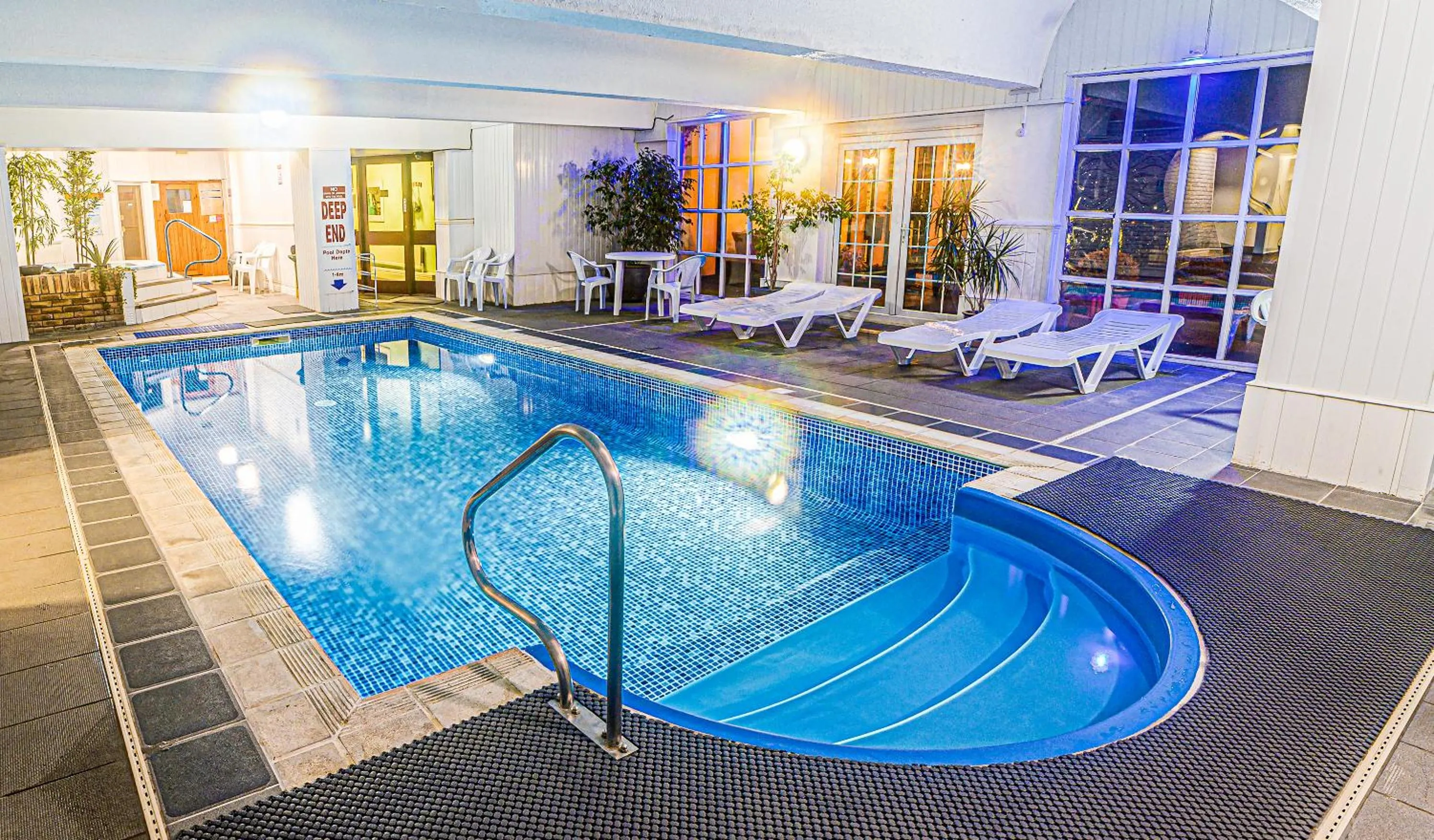 Swimming pool in The Manor Hotel