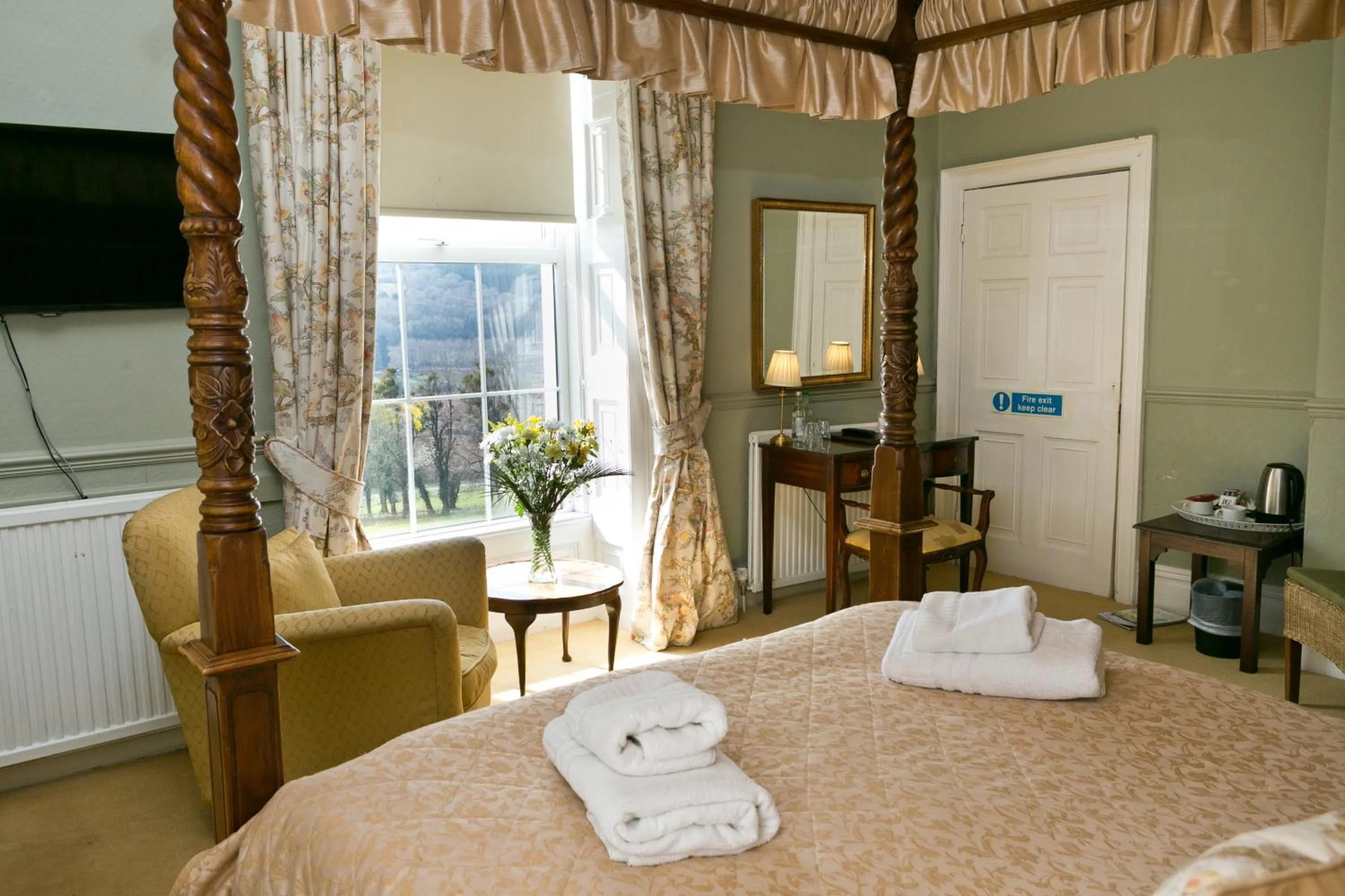 Bed in The Manor Hotel