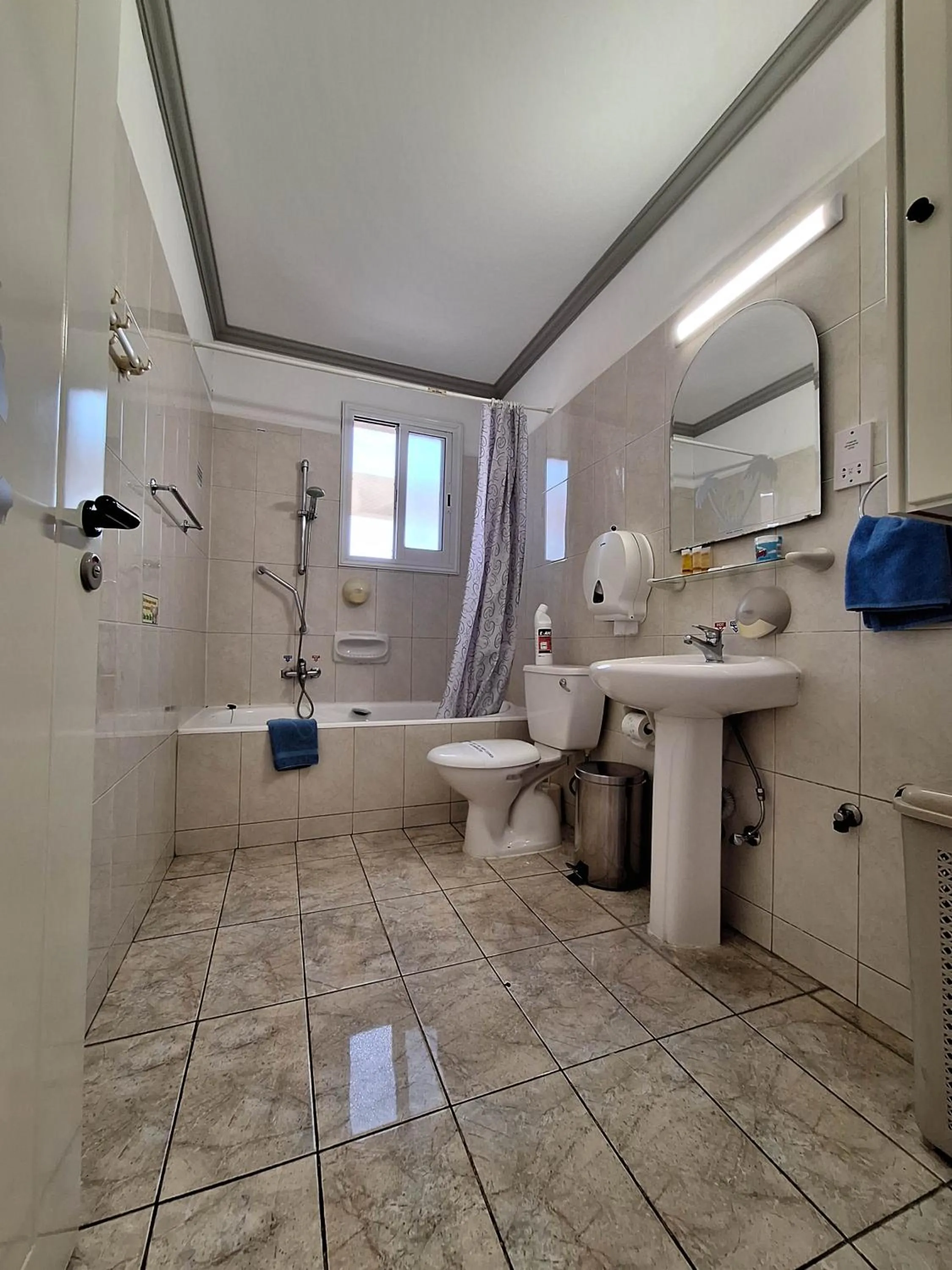 Shower in Apollonia Hotel Apartments