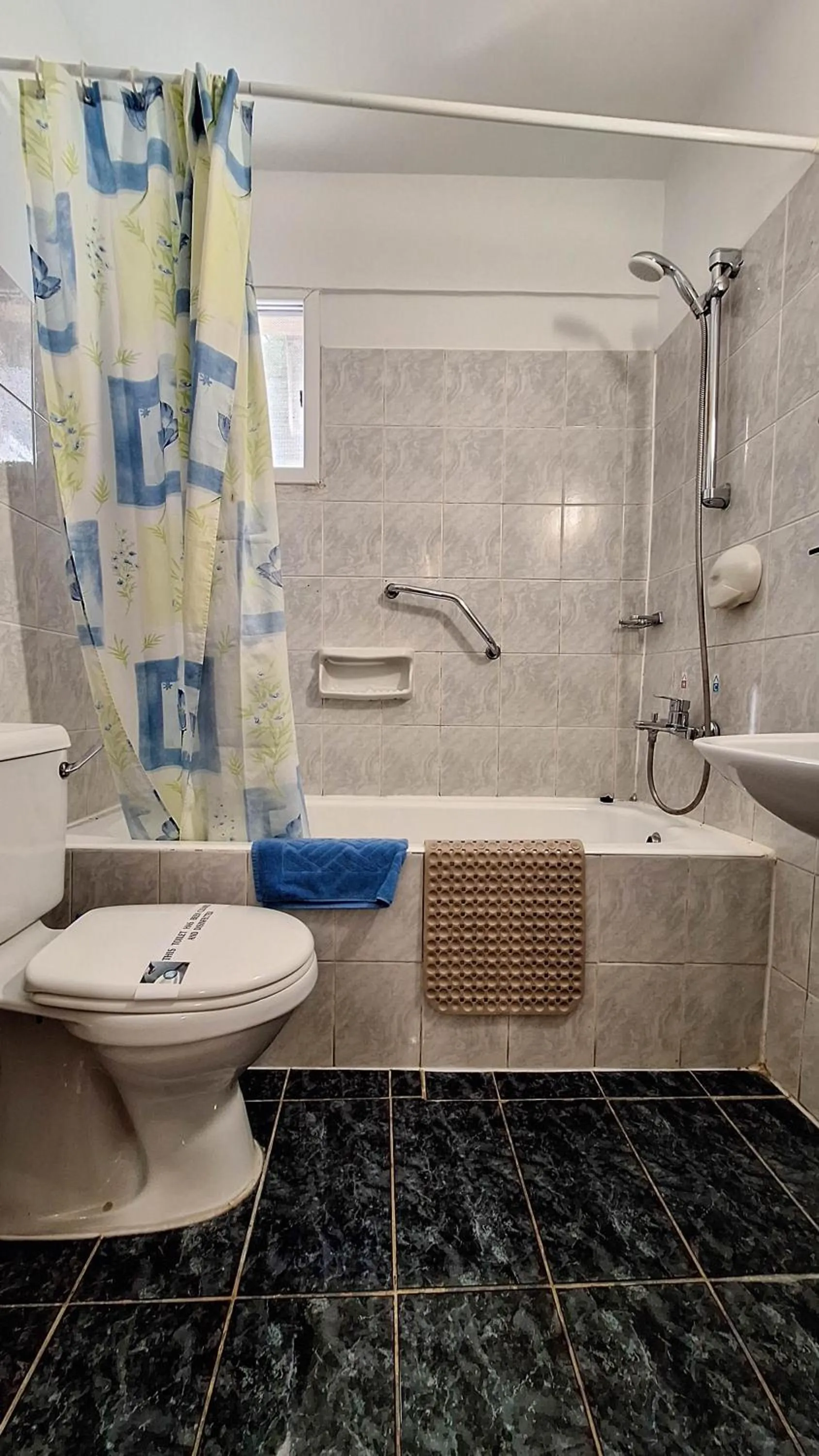 Shower in Apollonia Hotel Apartments