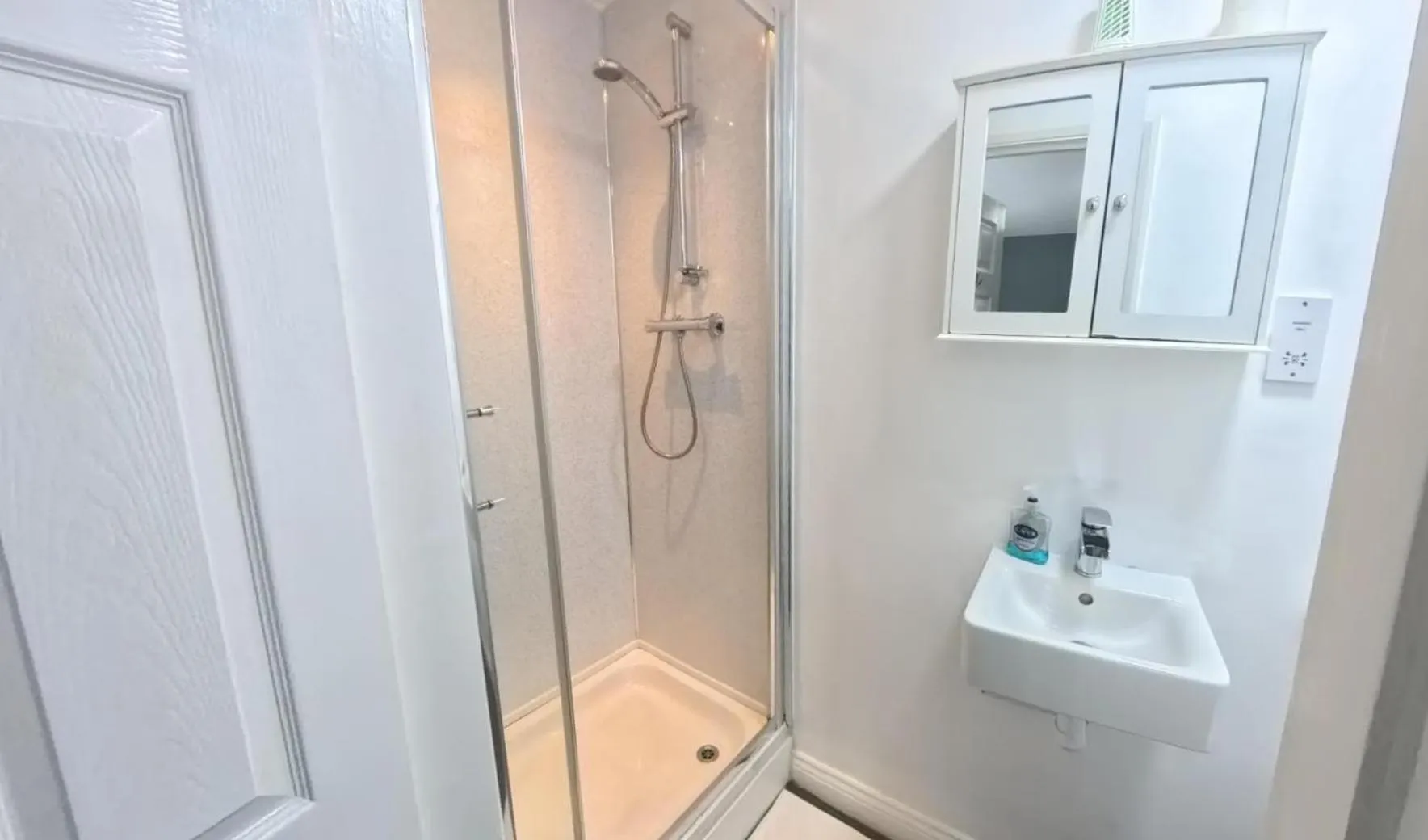 Shower in The Riverside