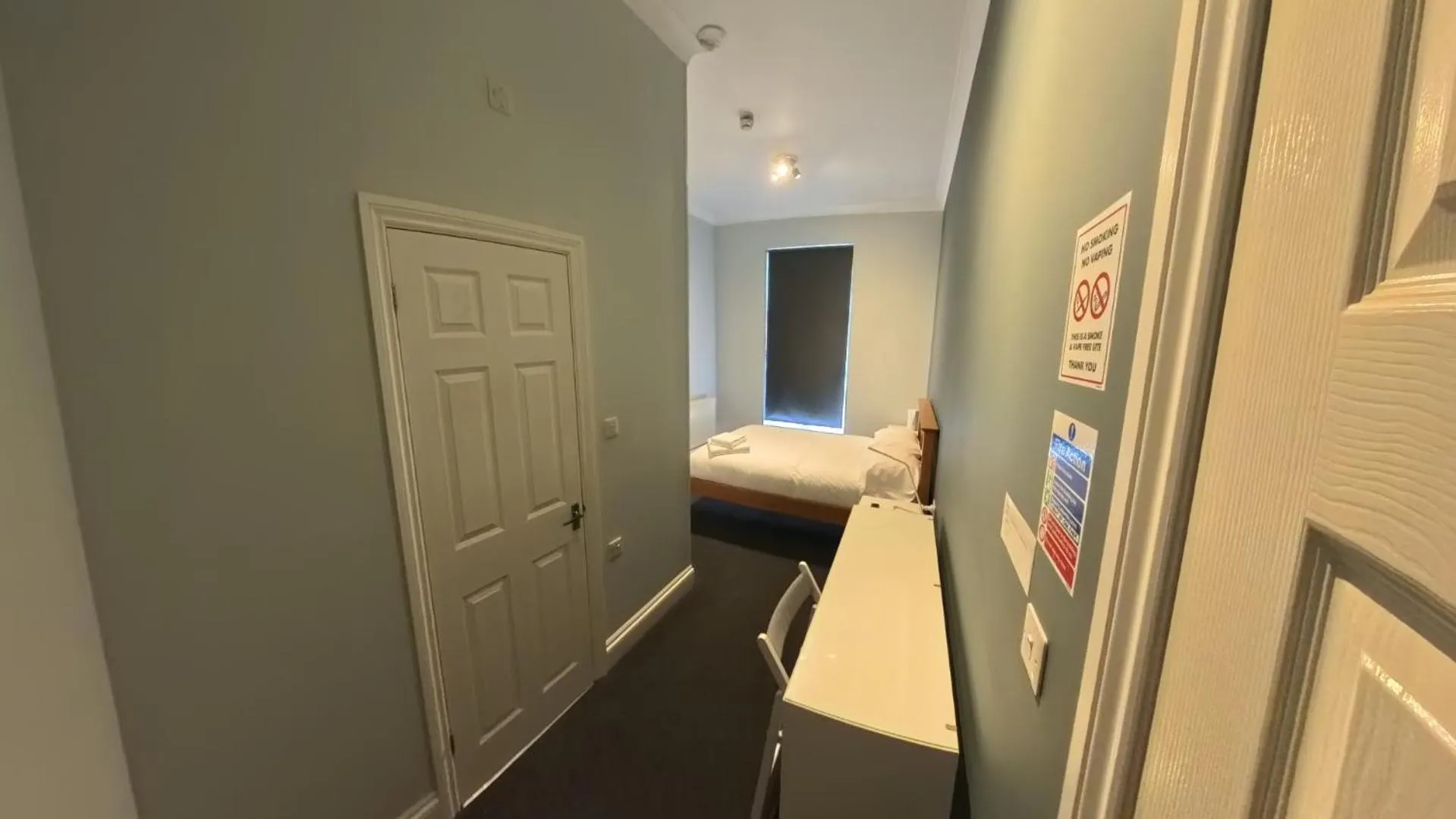 Photo of the whole room, Bed in The Riverside