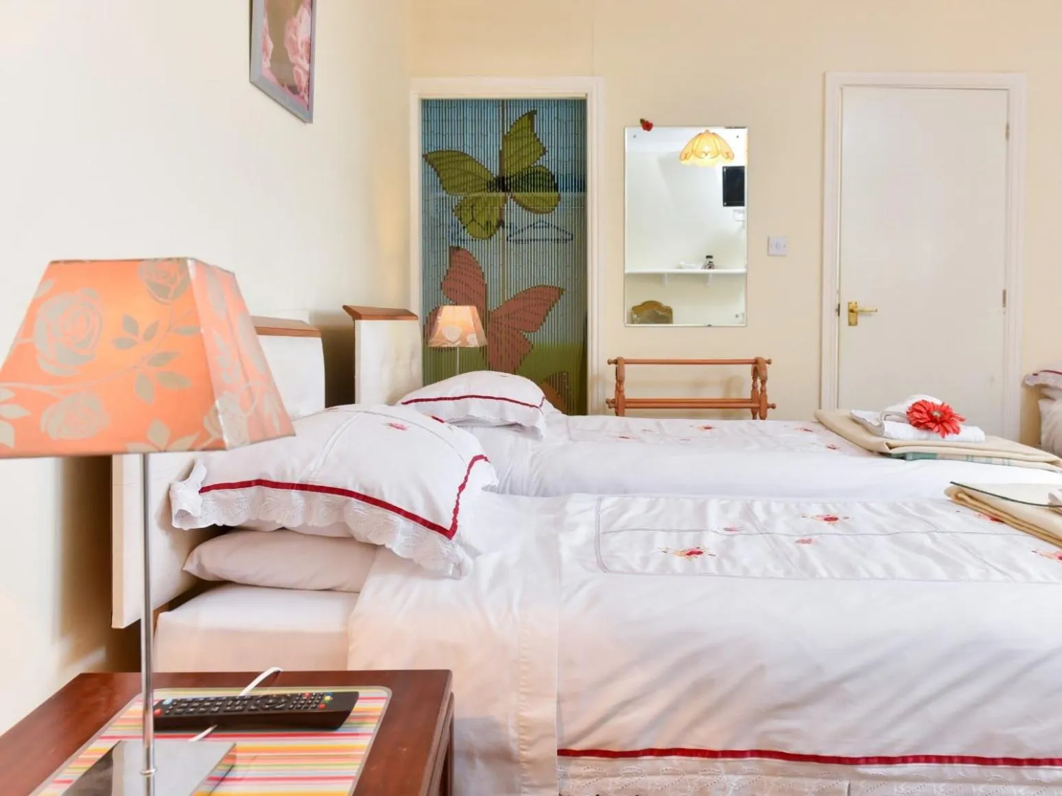 Bedroom, Bed in The Warren Guest House