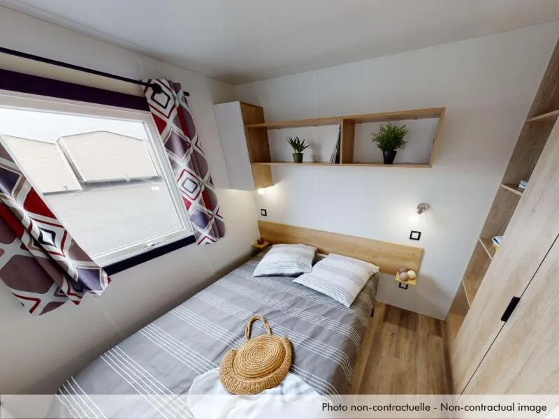 Bedroom, Bed in Camping Officiel Siblu Les Rives de Condrieu