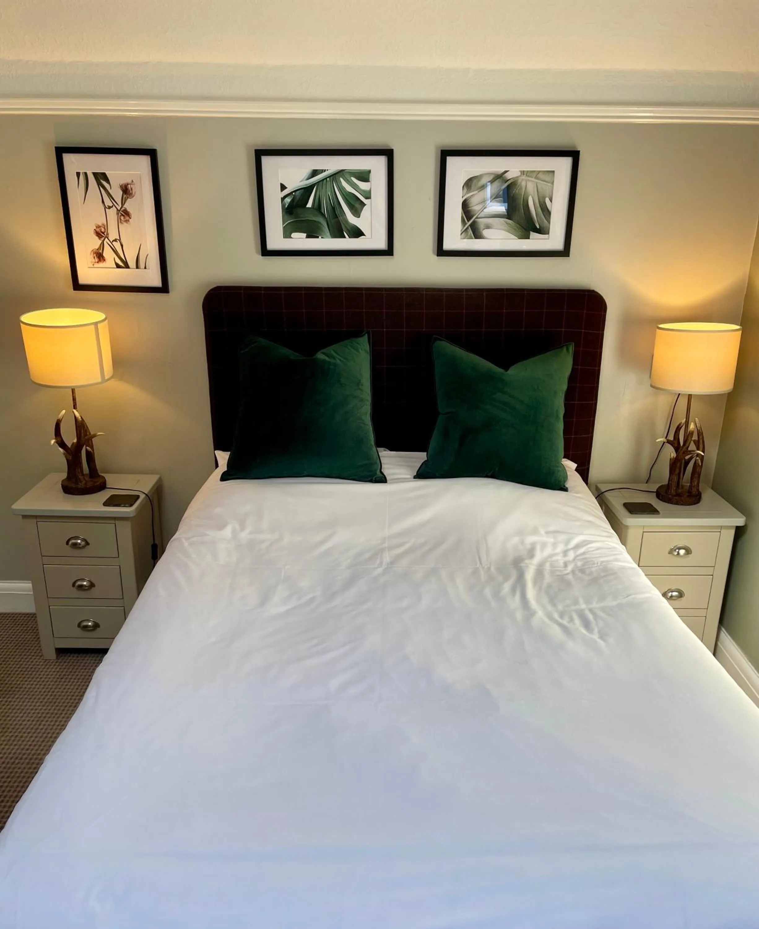 Bed in The Abbey Hotel