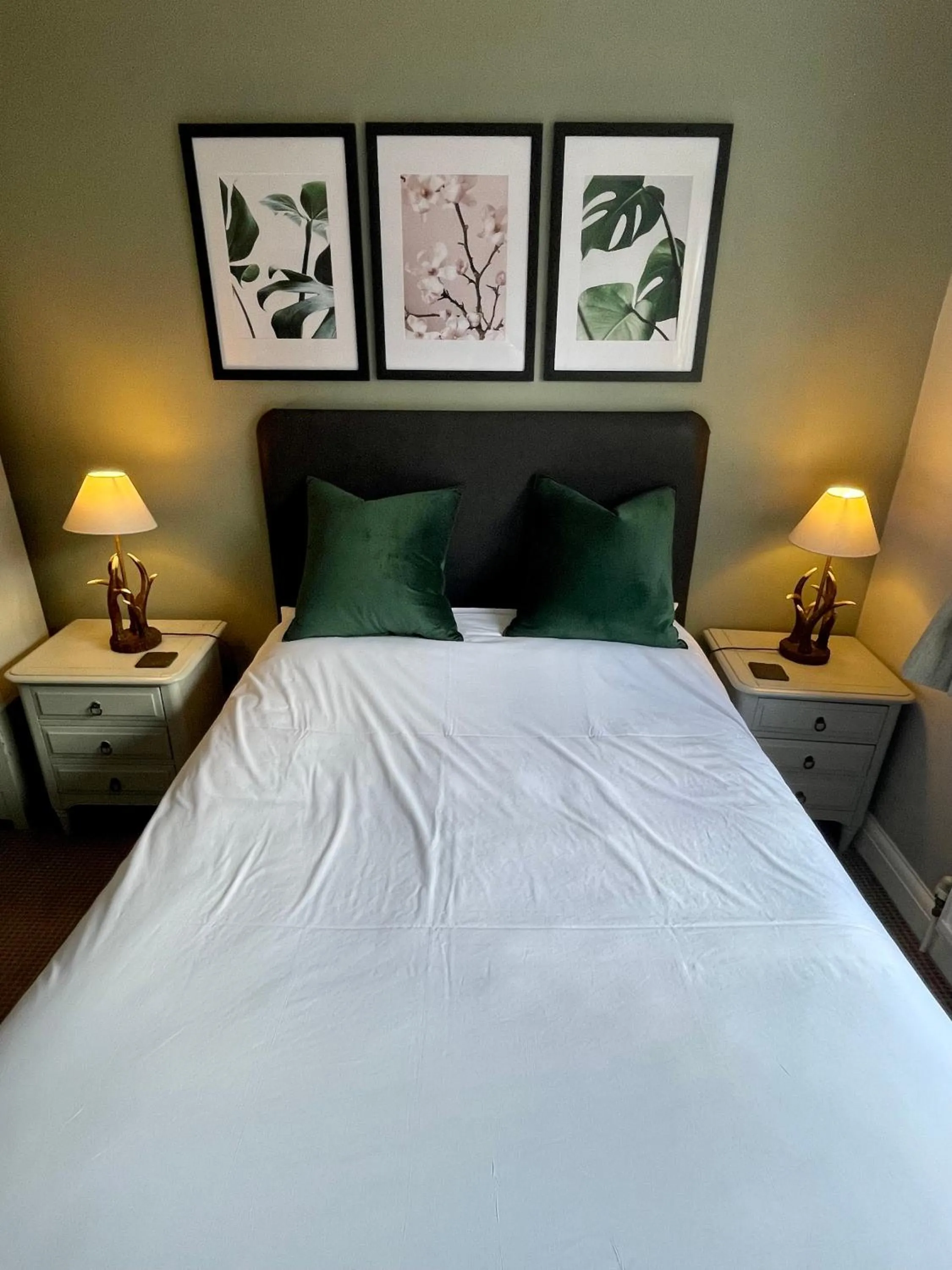 Bed in The Abbey Hotel