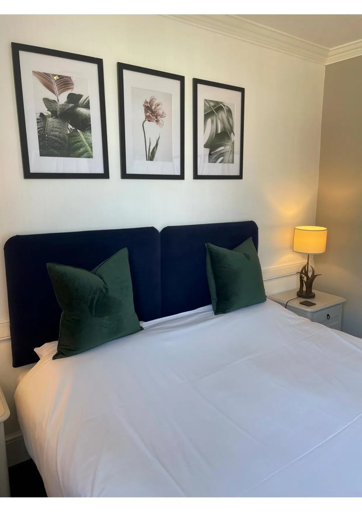 Bed in The Abbey Hotel