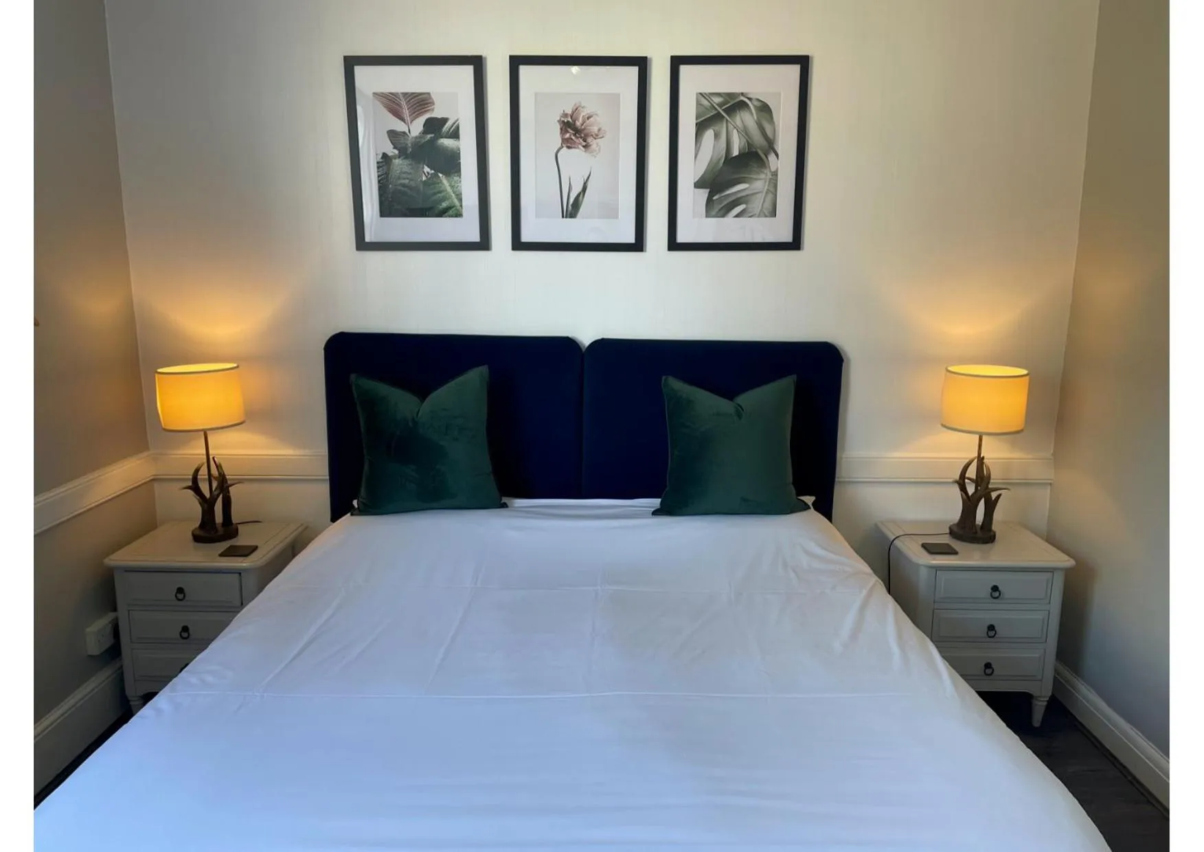 Bed in The Abbey Hotel