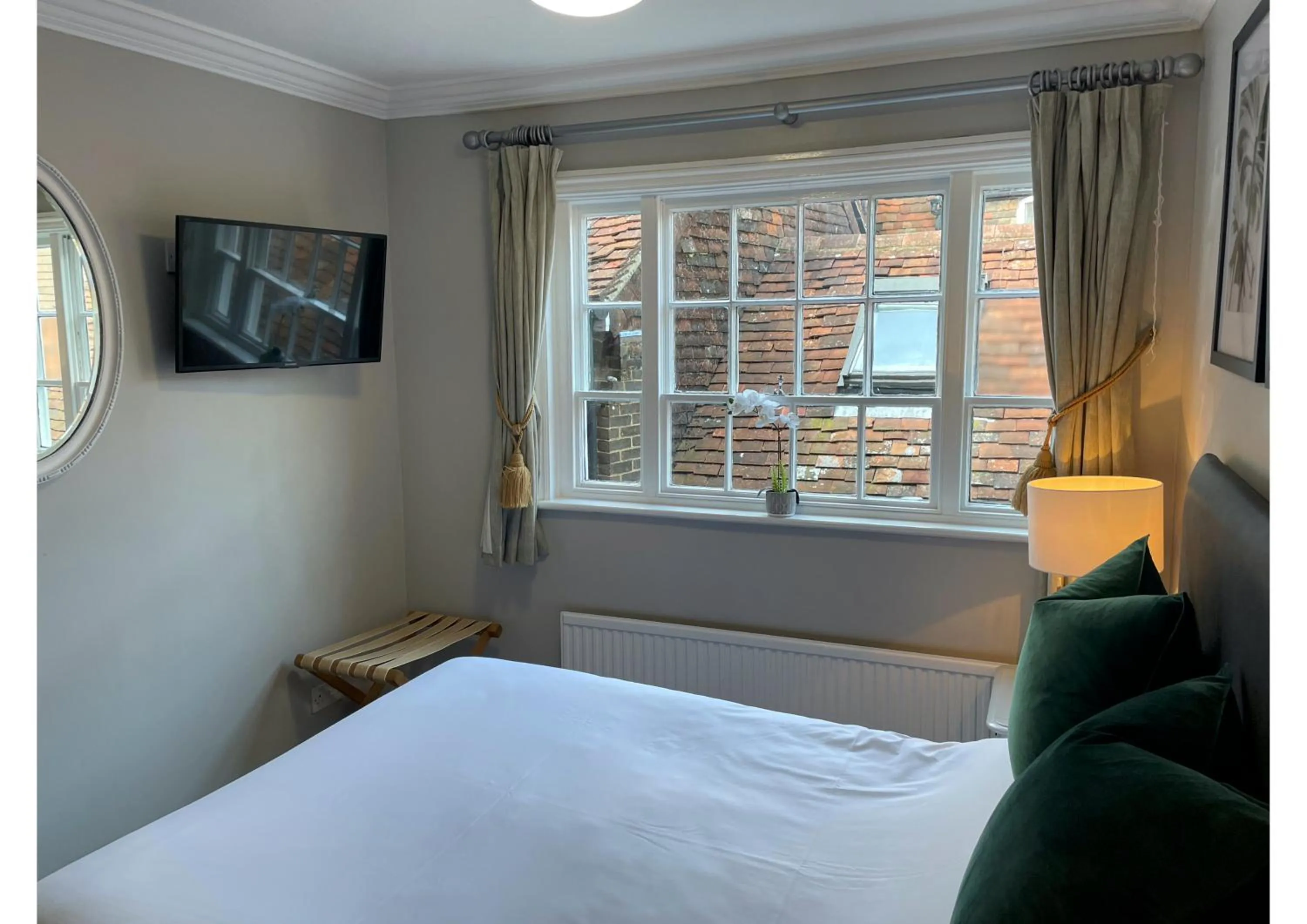 Bed in The Abbey Hotel