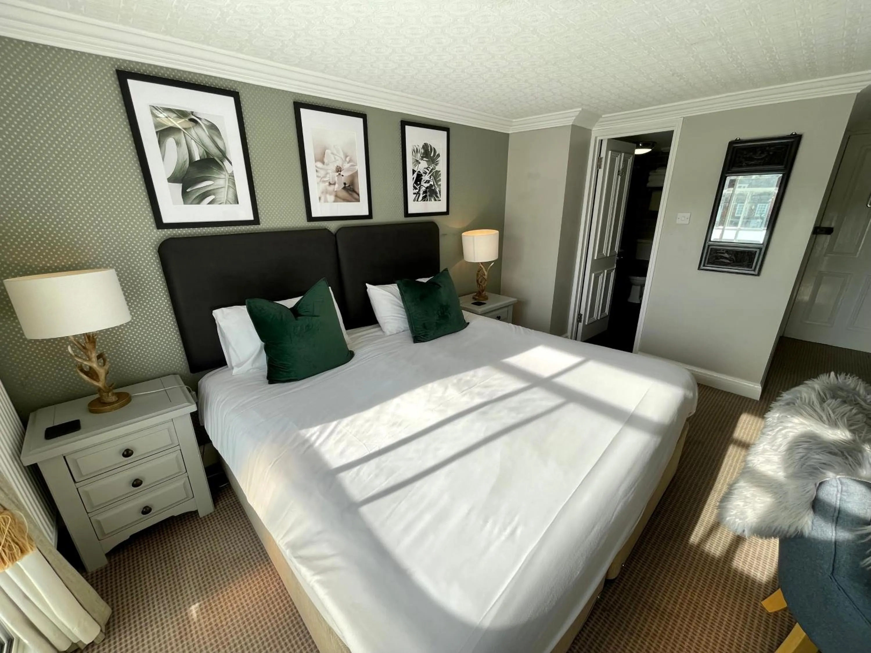 Bed in The Abbey Hotel