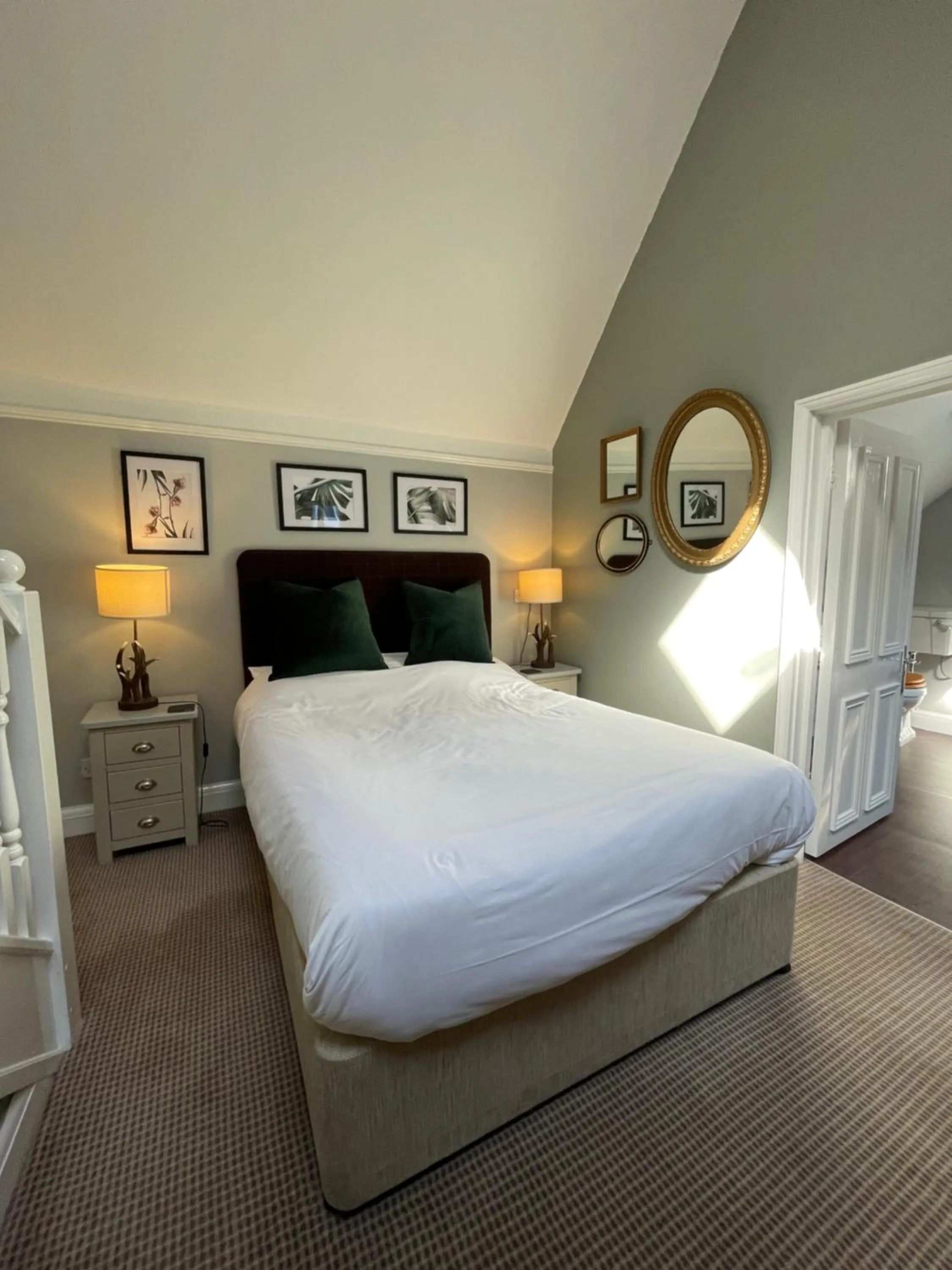 Bed in The Abbey Hotel