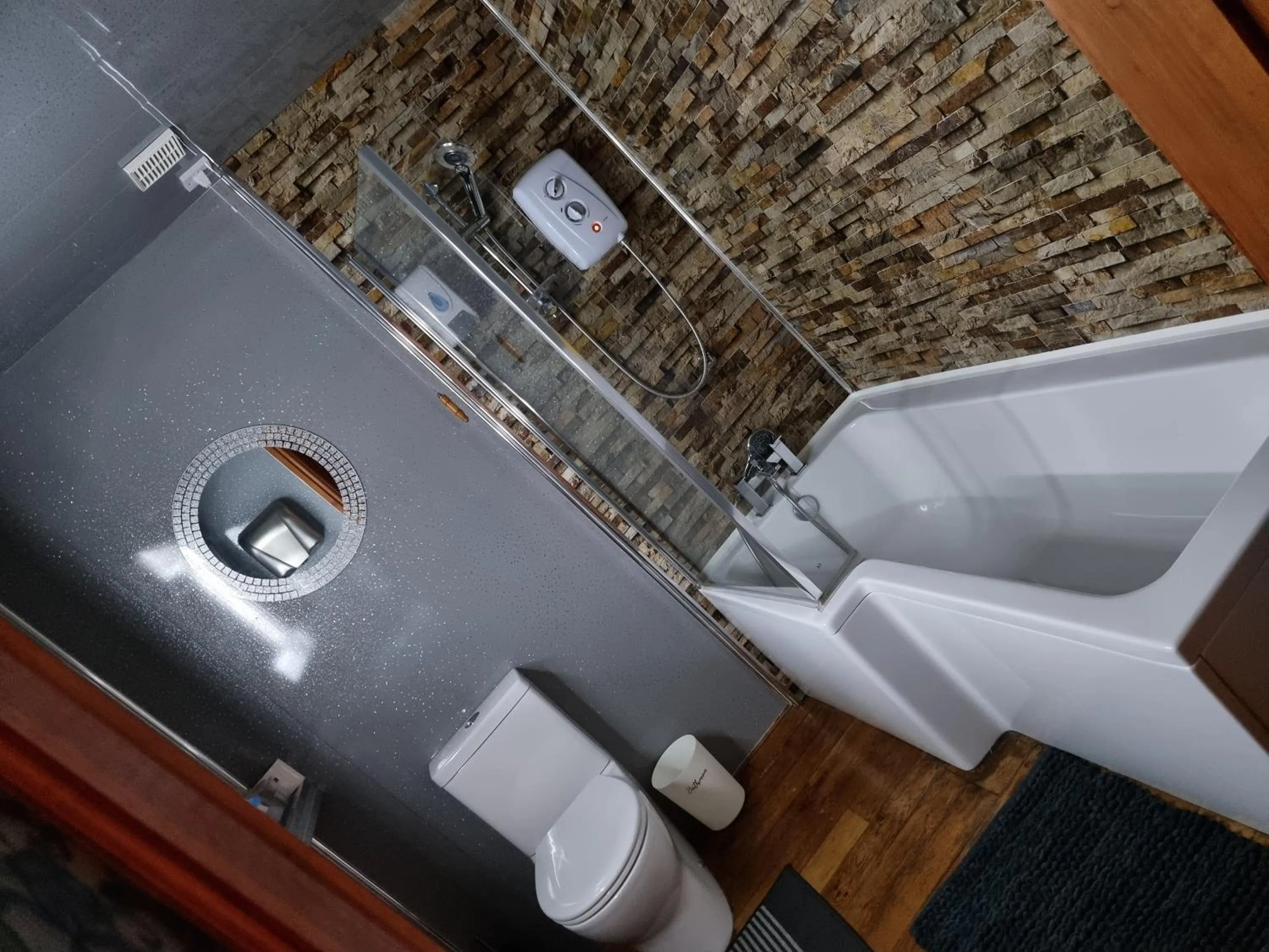 Shower in Castle Lodge - Brecon Beacons Accommodation