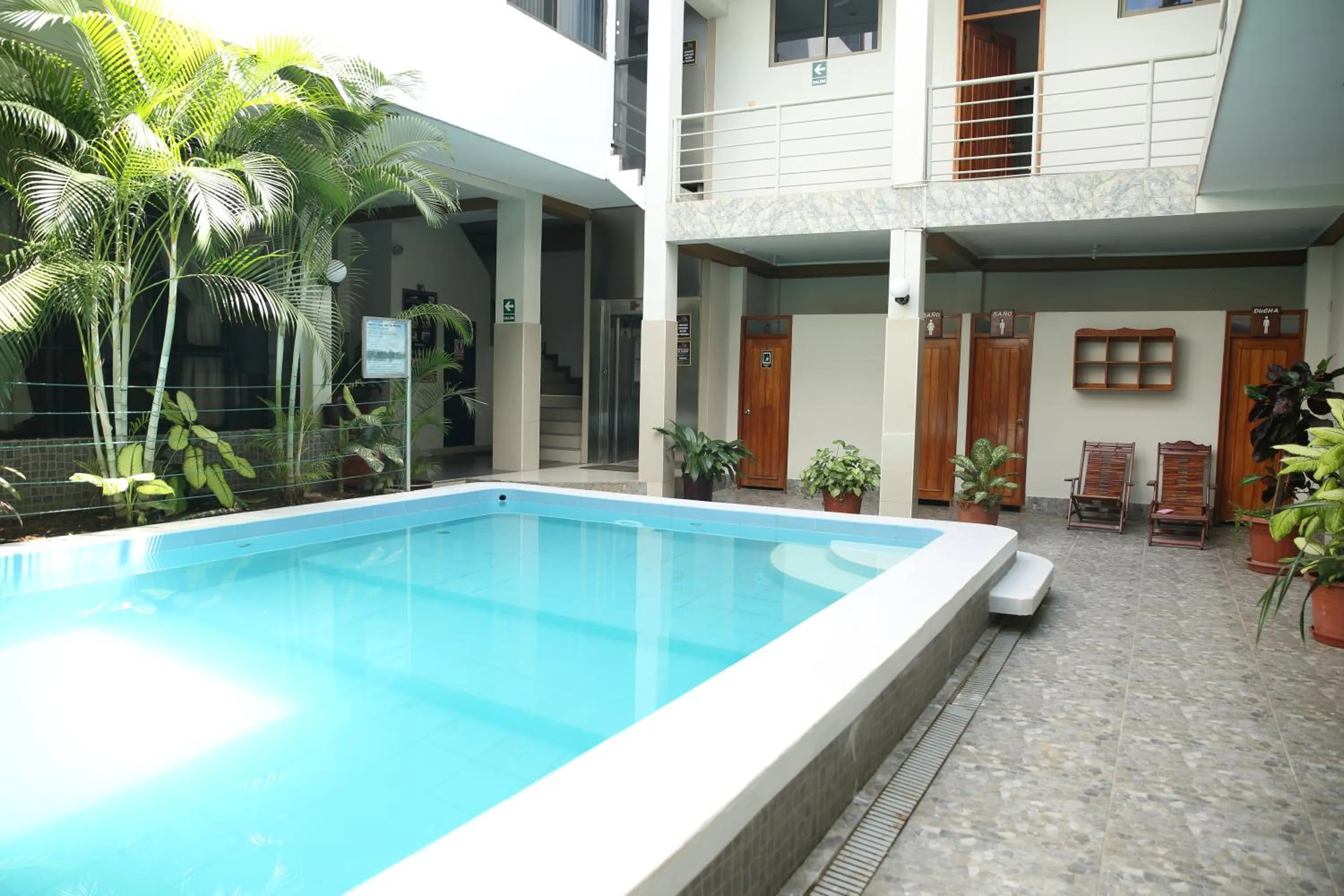 Swimming pool in Hotel Puerto Amazonico