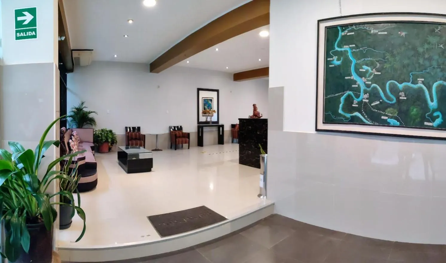 Living room in Hotel Puerto Amazonico