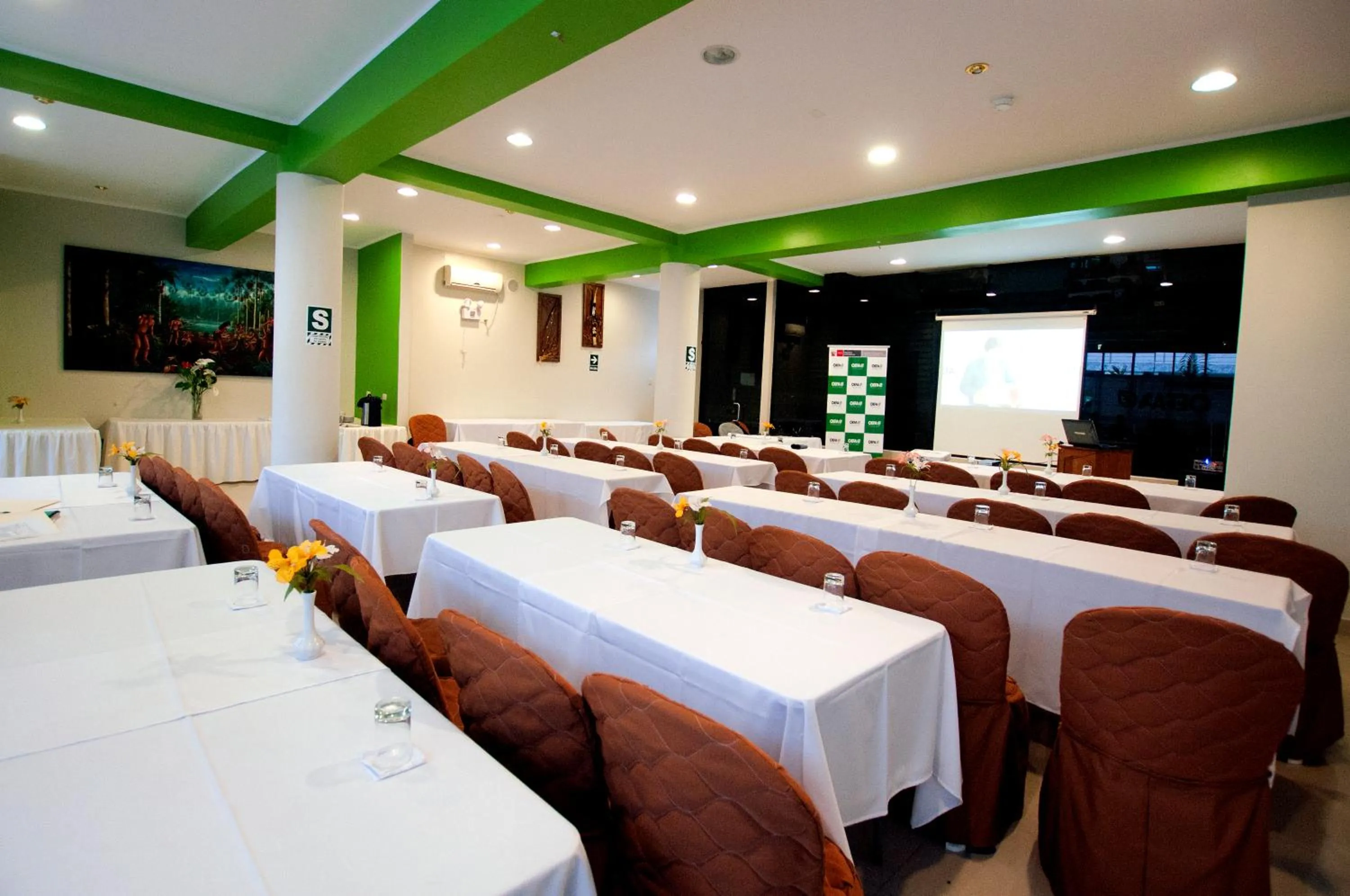 Lounge or bar in Hotel Puerto Amazonico