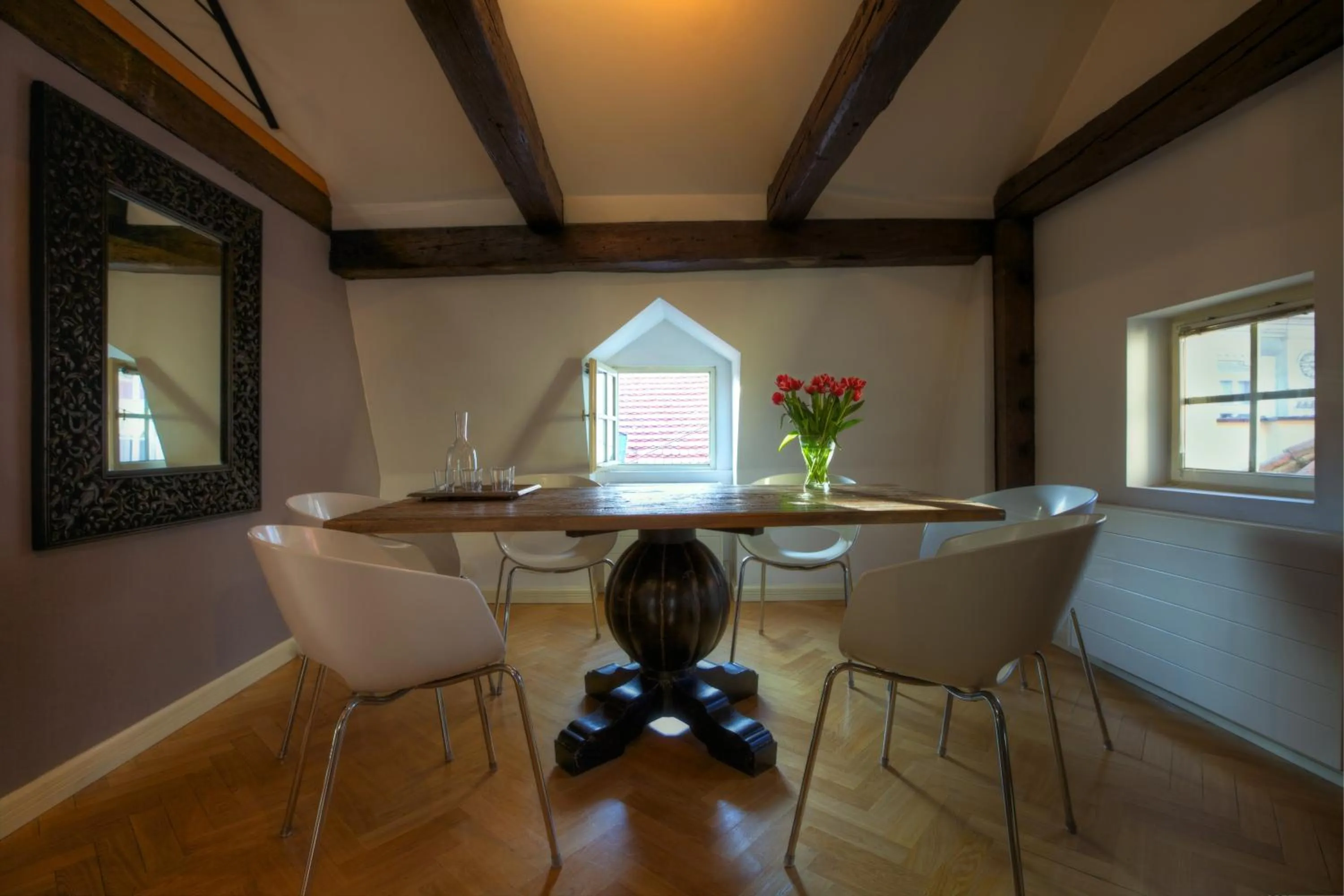 Seating area in U Kapra Apartments