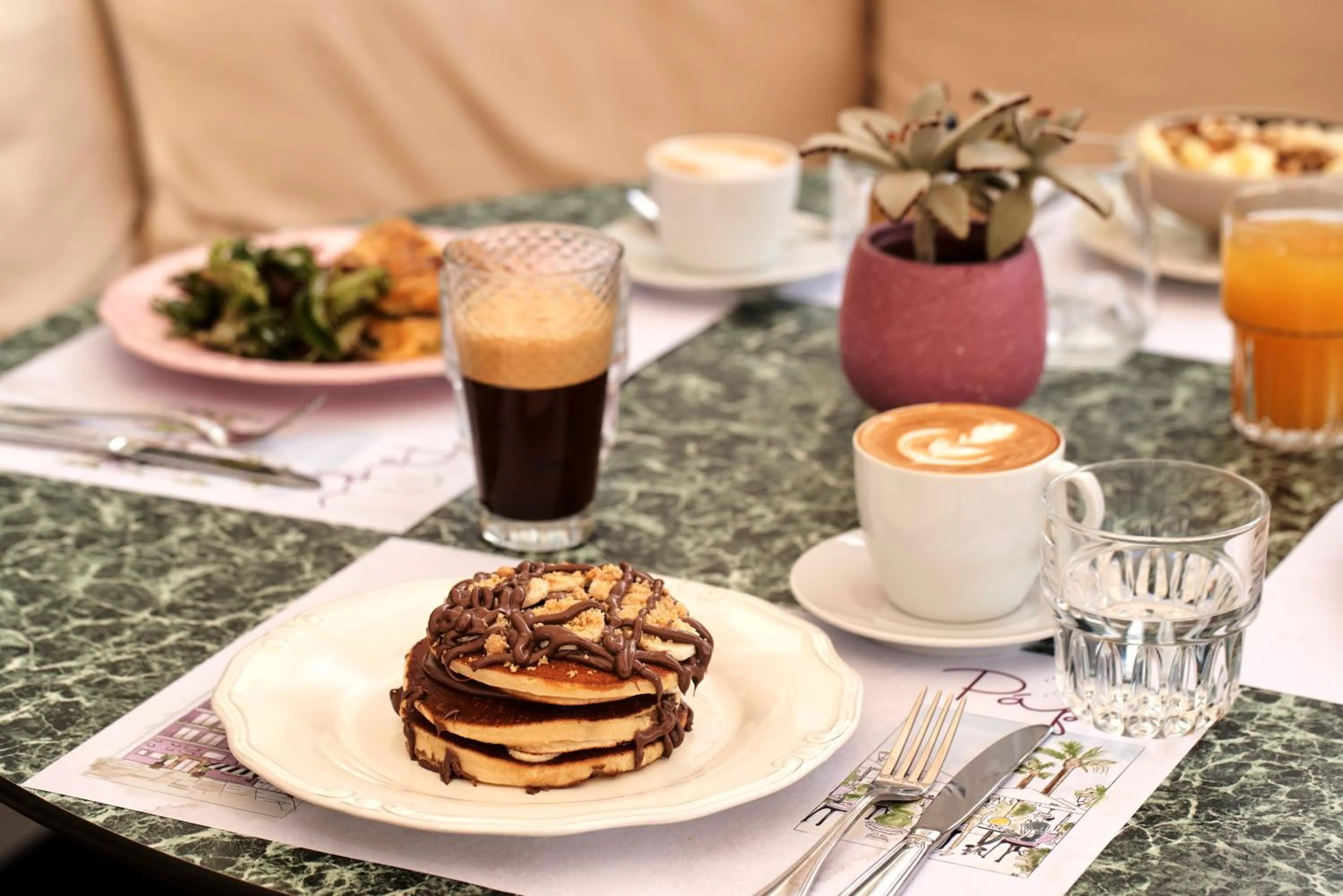 Restaurant/places to eat in Legacy Gastro Suites