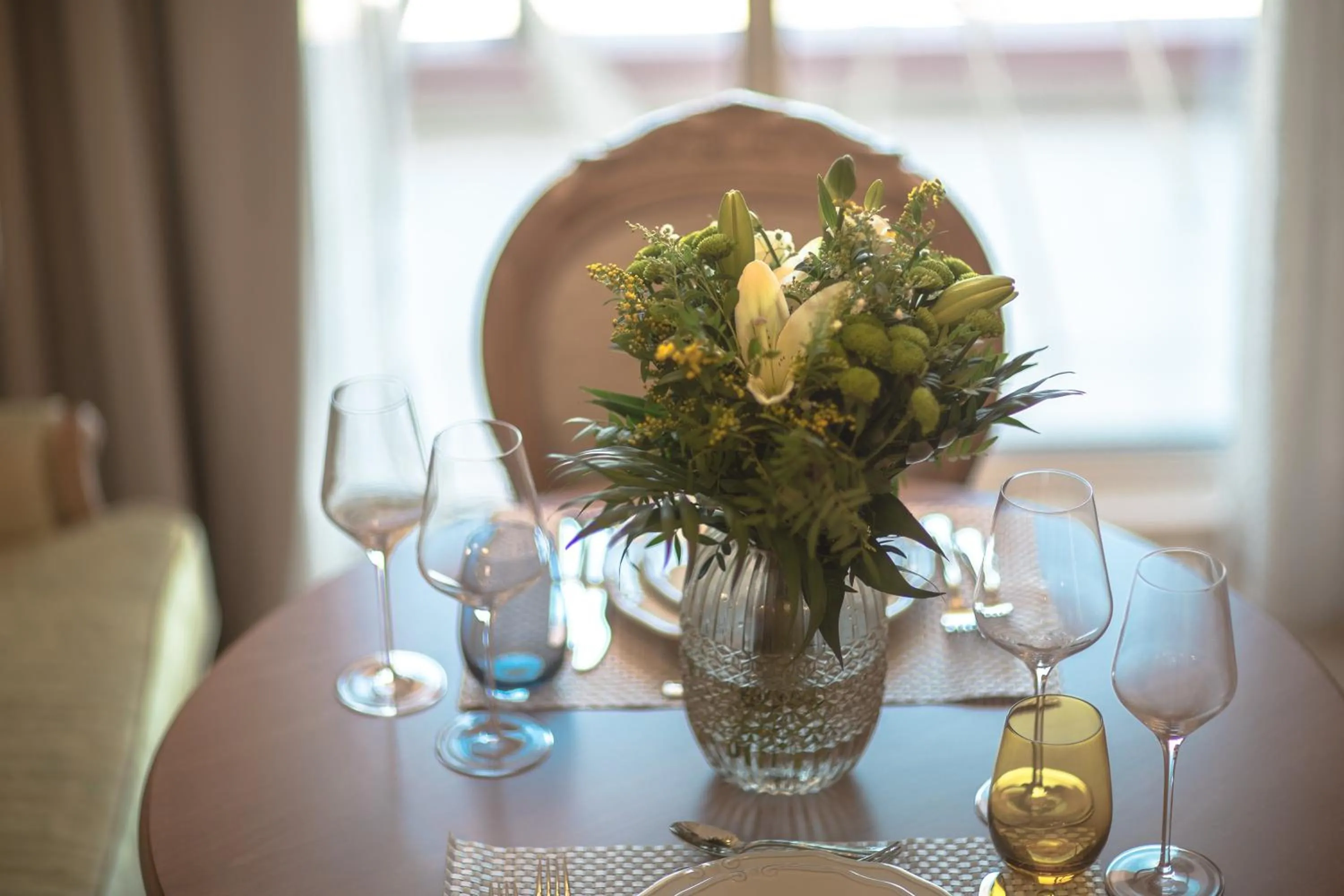 room service in Legacy Gastro Suites