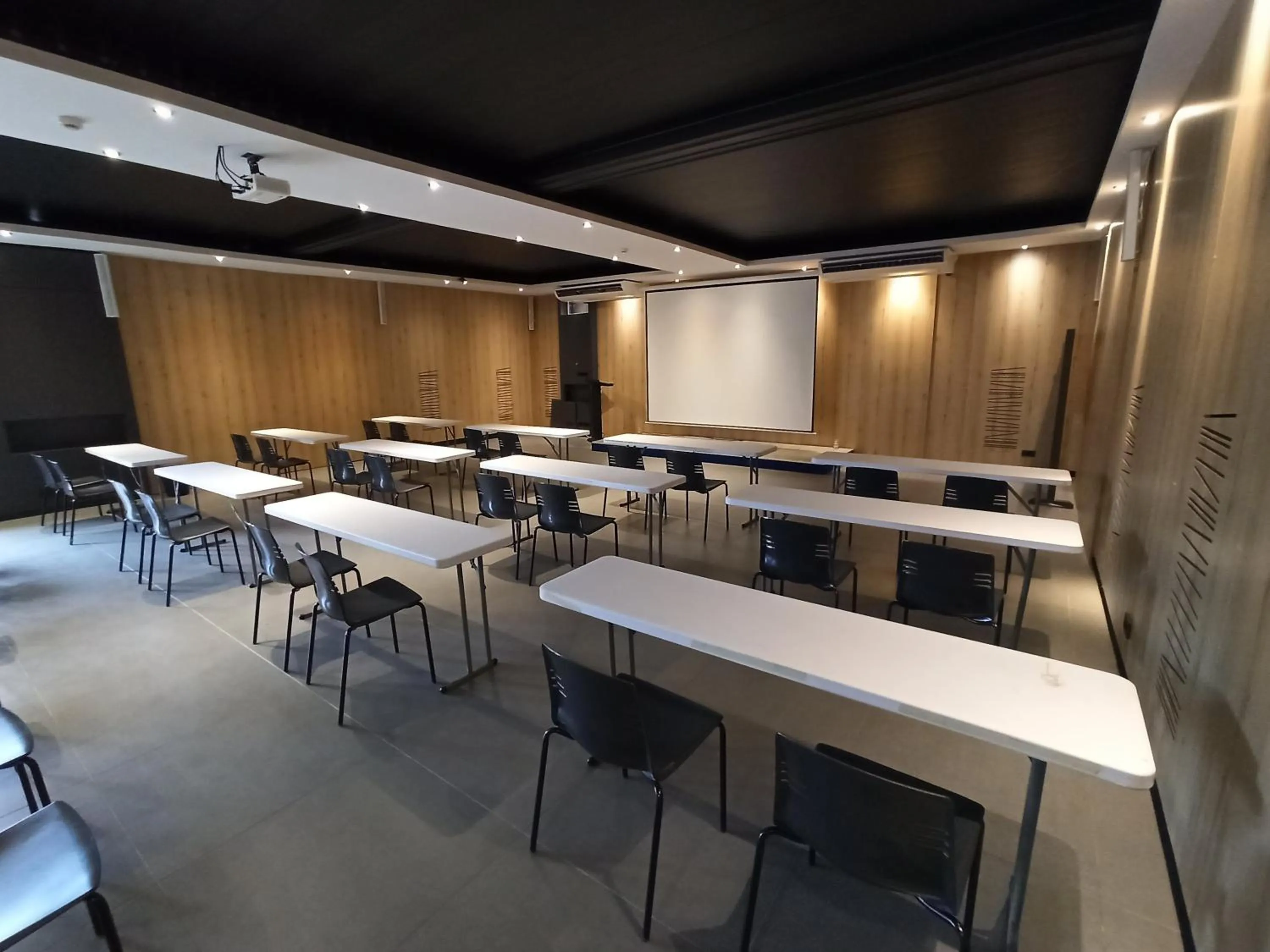 Business facilities in La Mer Resort Spa Crete