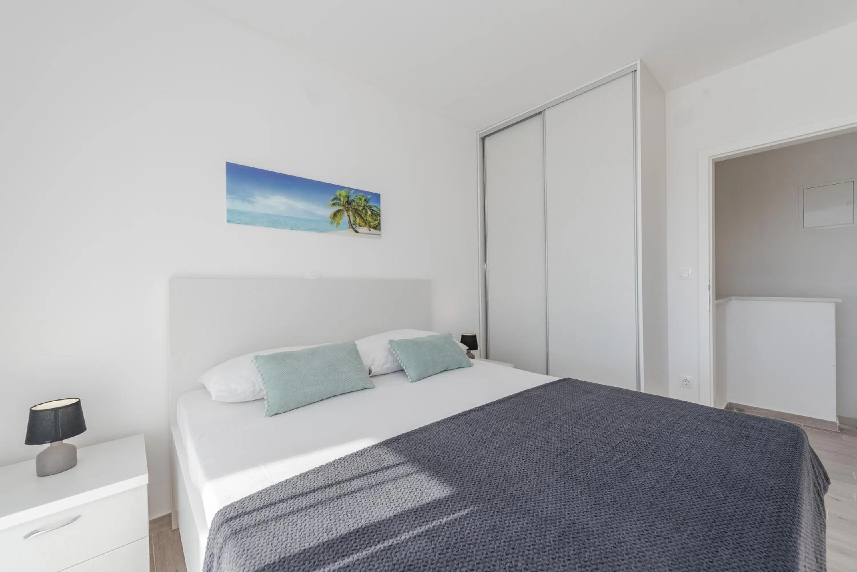 Bed in Dario 1. modern & luxury ap. with a pool