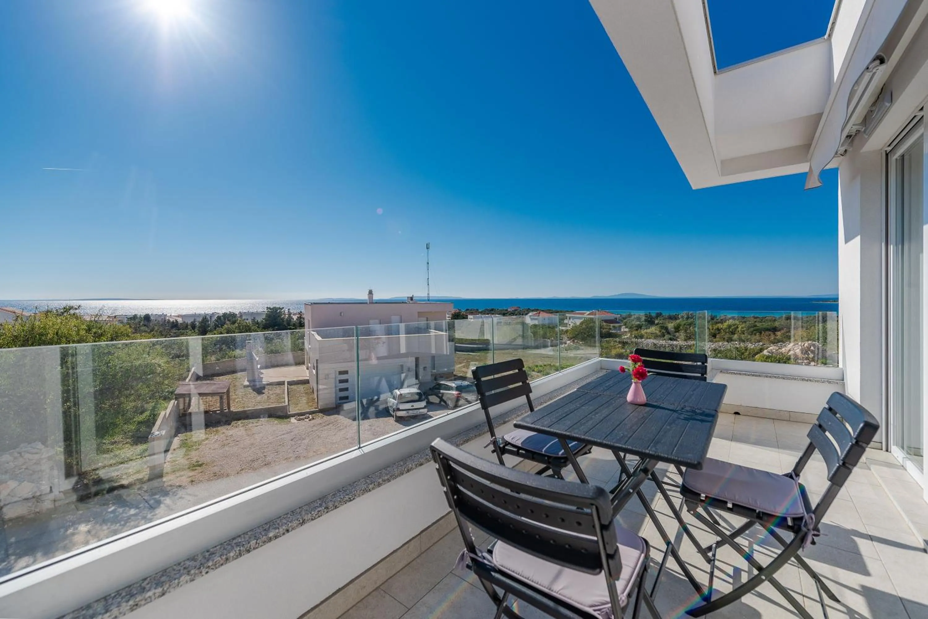 Dario 1. modern & luxury ap. with a pool