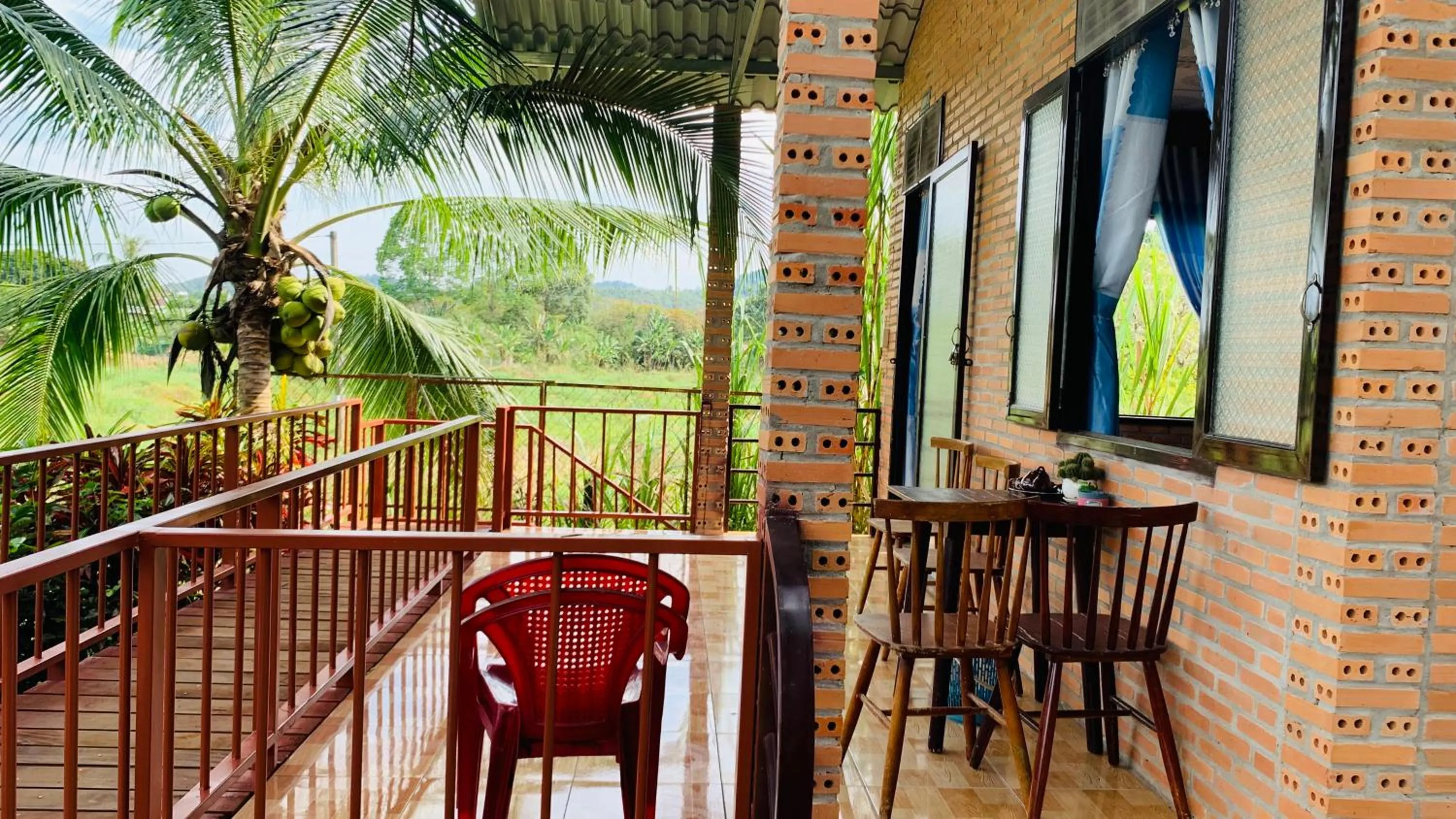 Gibbon Singing Home Stay