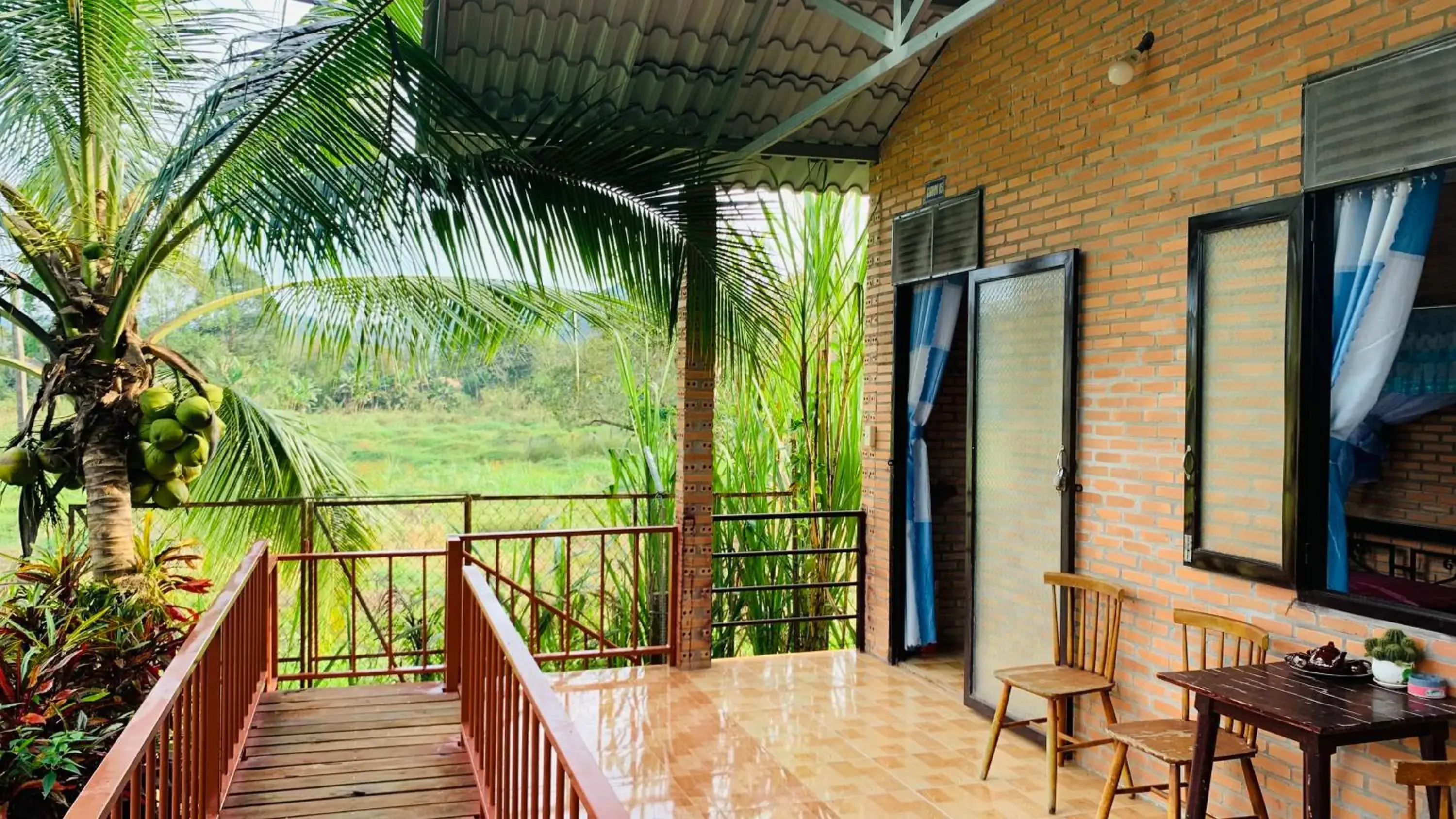Family Bungalow in Gibbon Singing Home Stay Family Bungalow in Gibbon Singing Home Stay