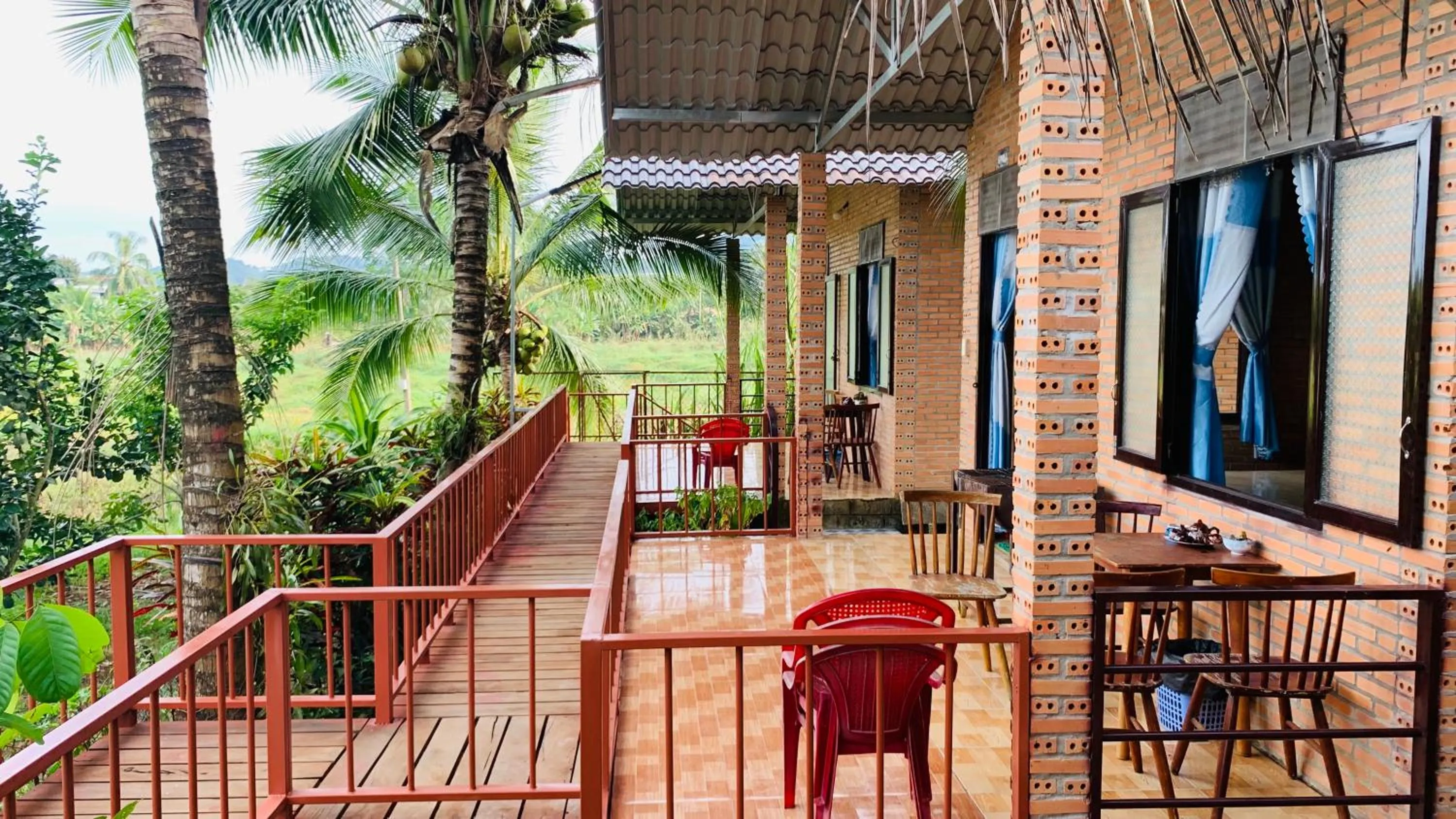 Gibbon Singing Home Stay