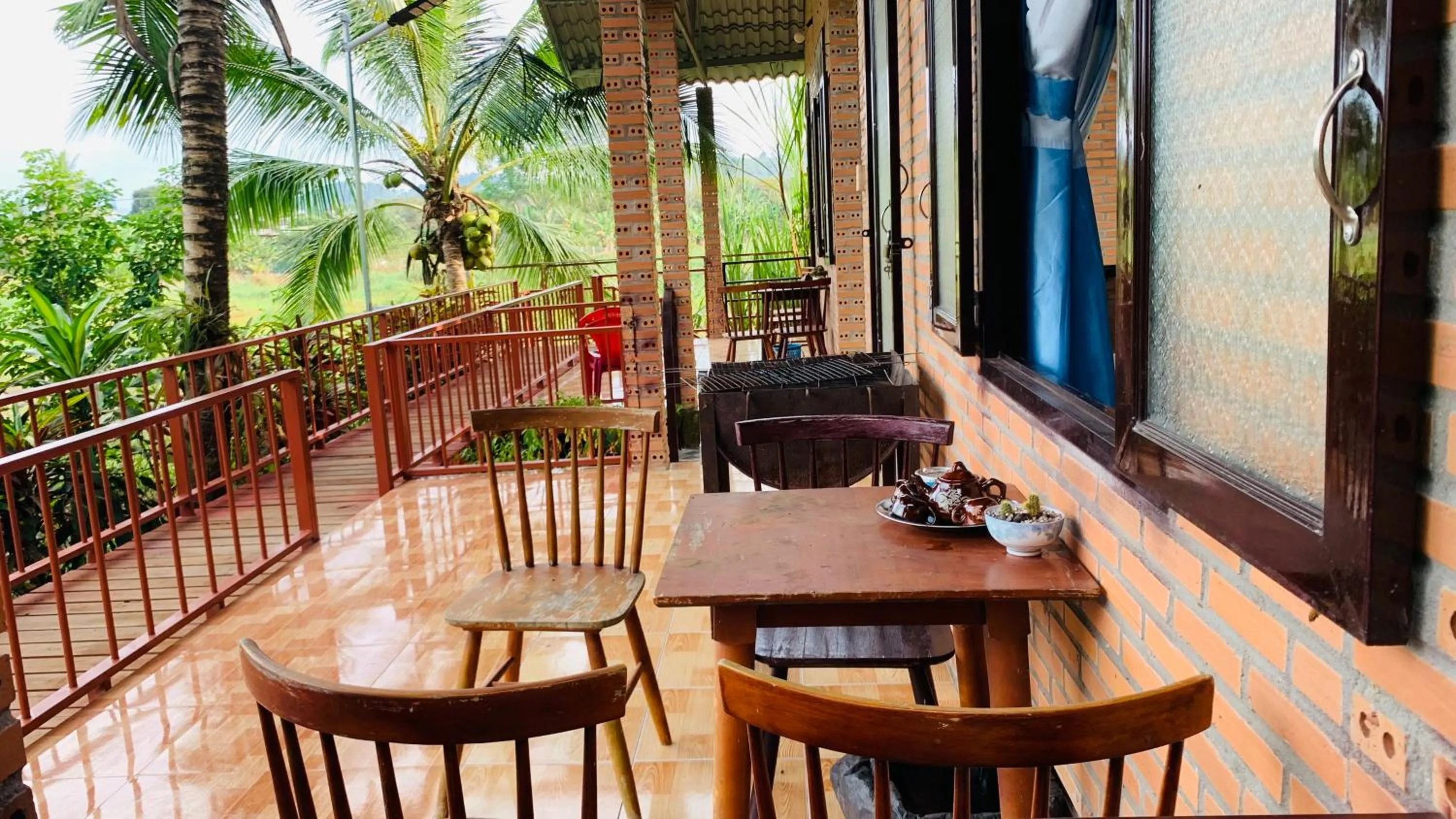 Gibbon Singing Home Stay