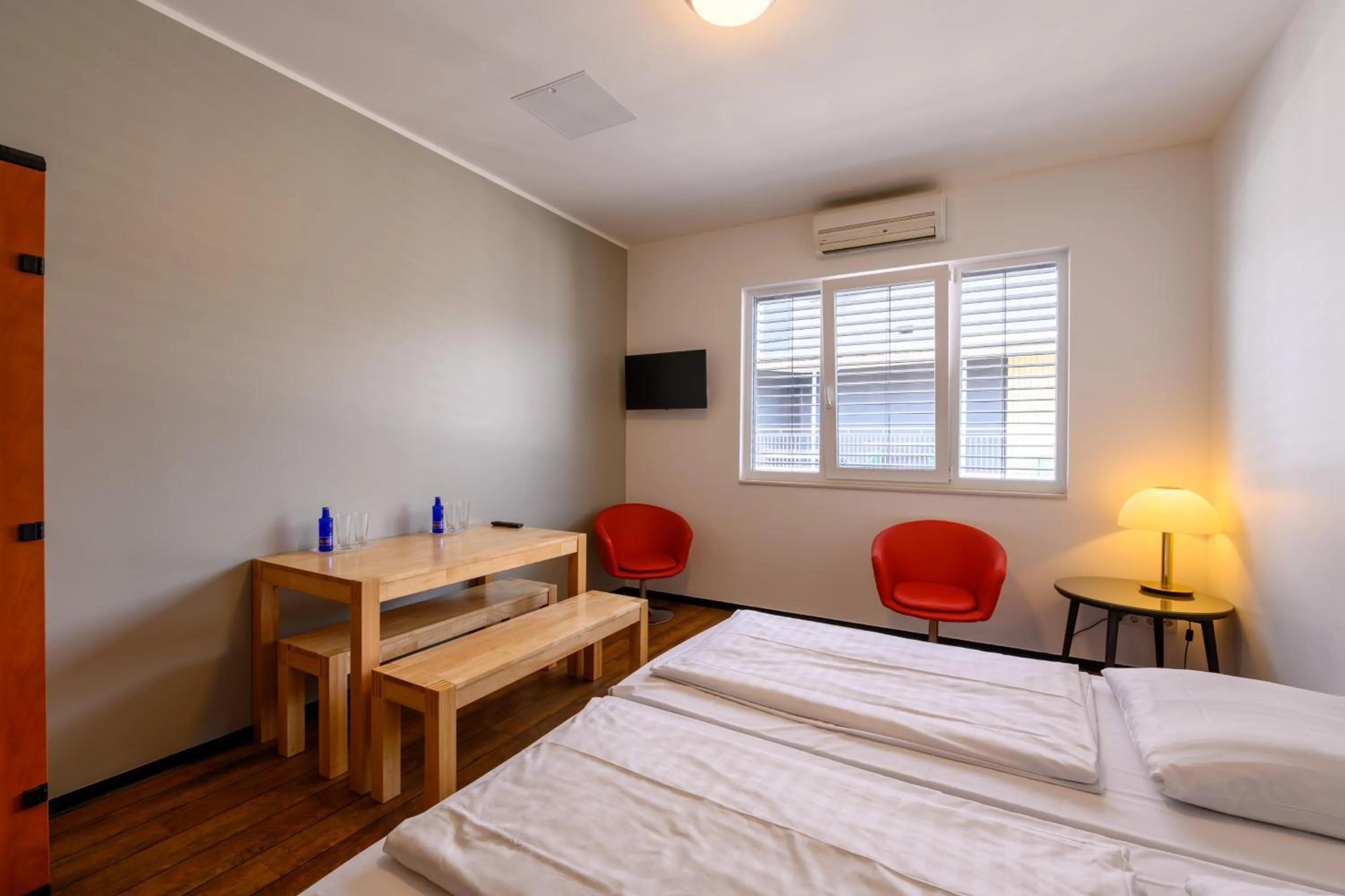 Photo of the whole room, Bed in Art Rock Downtown Hotel