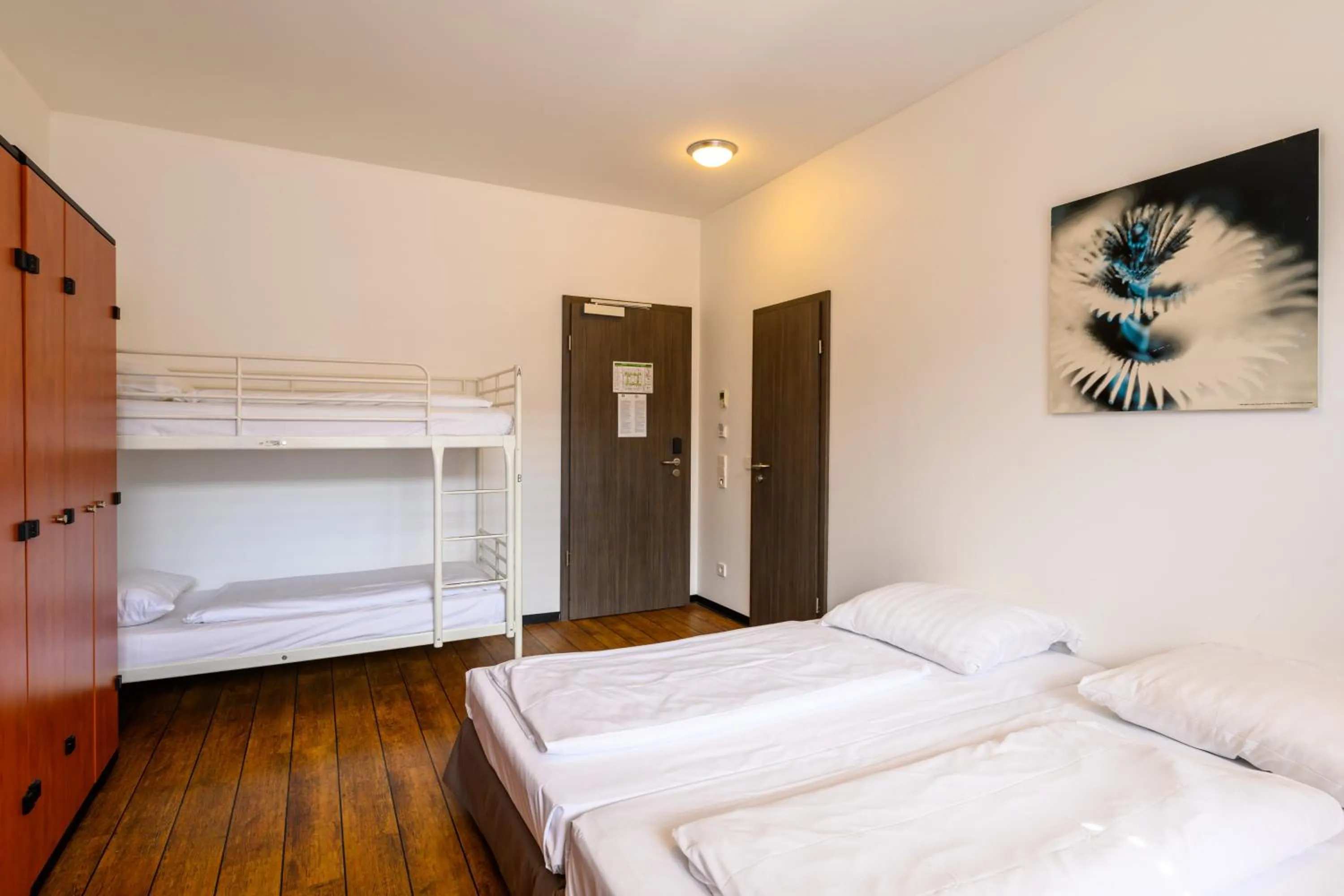 Photo of the whole room, Bed in Art Rock Downtown Hotel