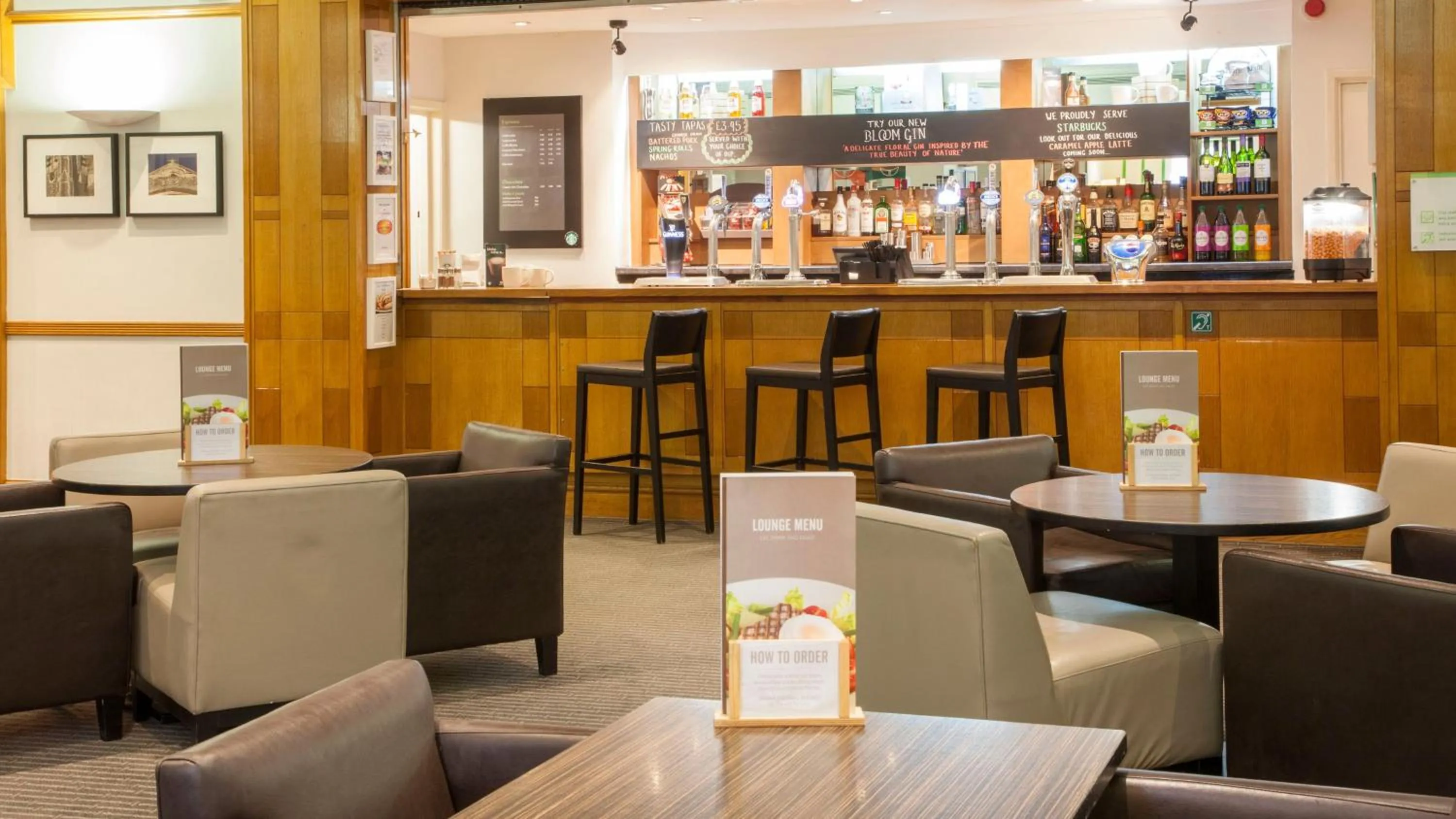 Restaurant/places to eat in Holiday Inn Washington by IHG