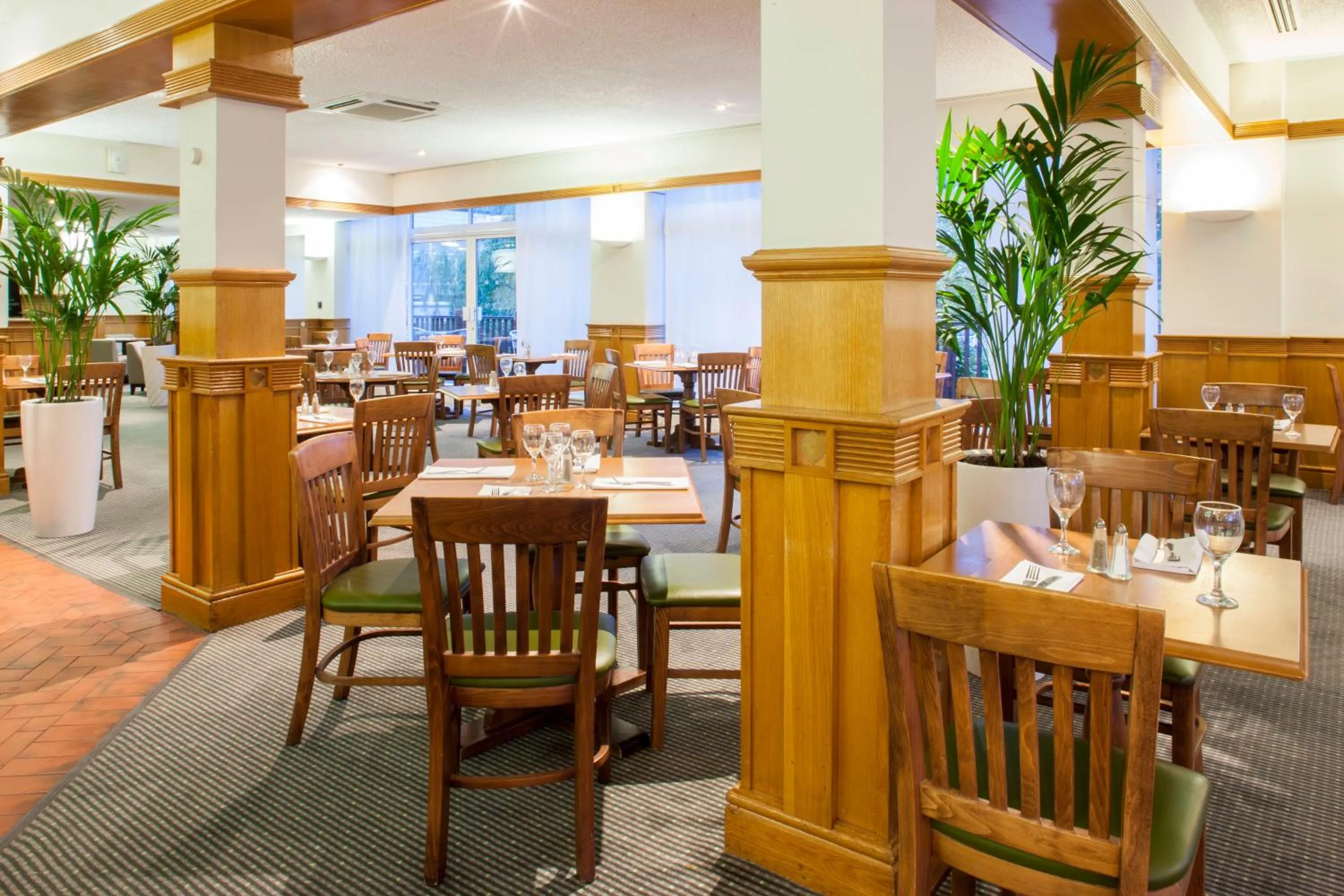 Restaurant/places to eat in Holiday Inn Washington by IHG